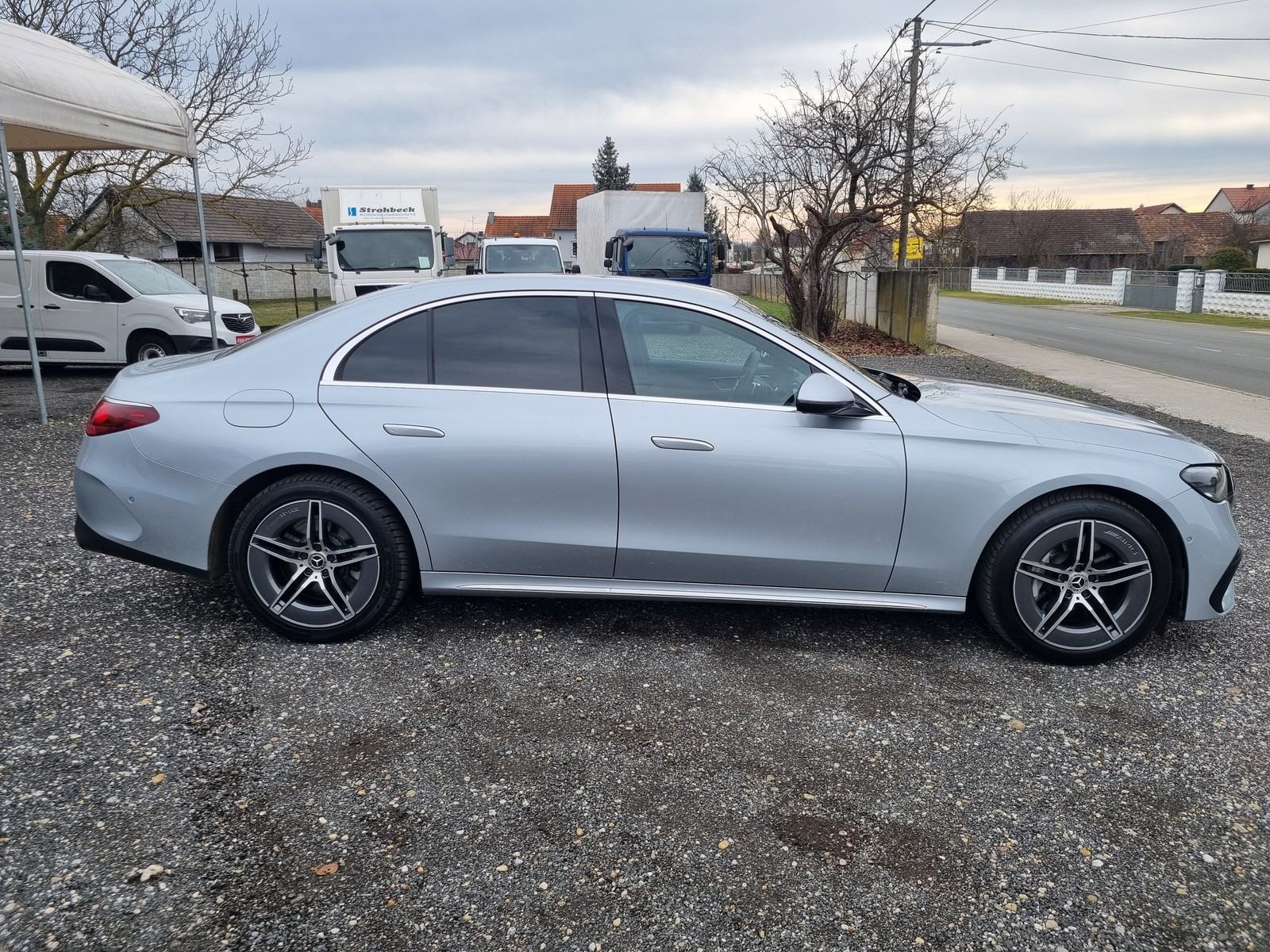 Mercedes-Benz E-klasa 300e AMG LINE, pogled izvana - slika 5