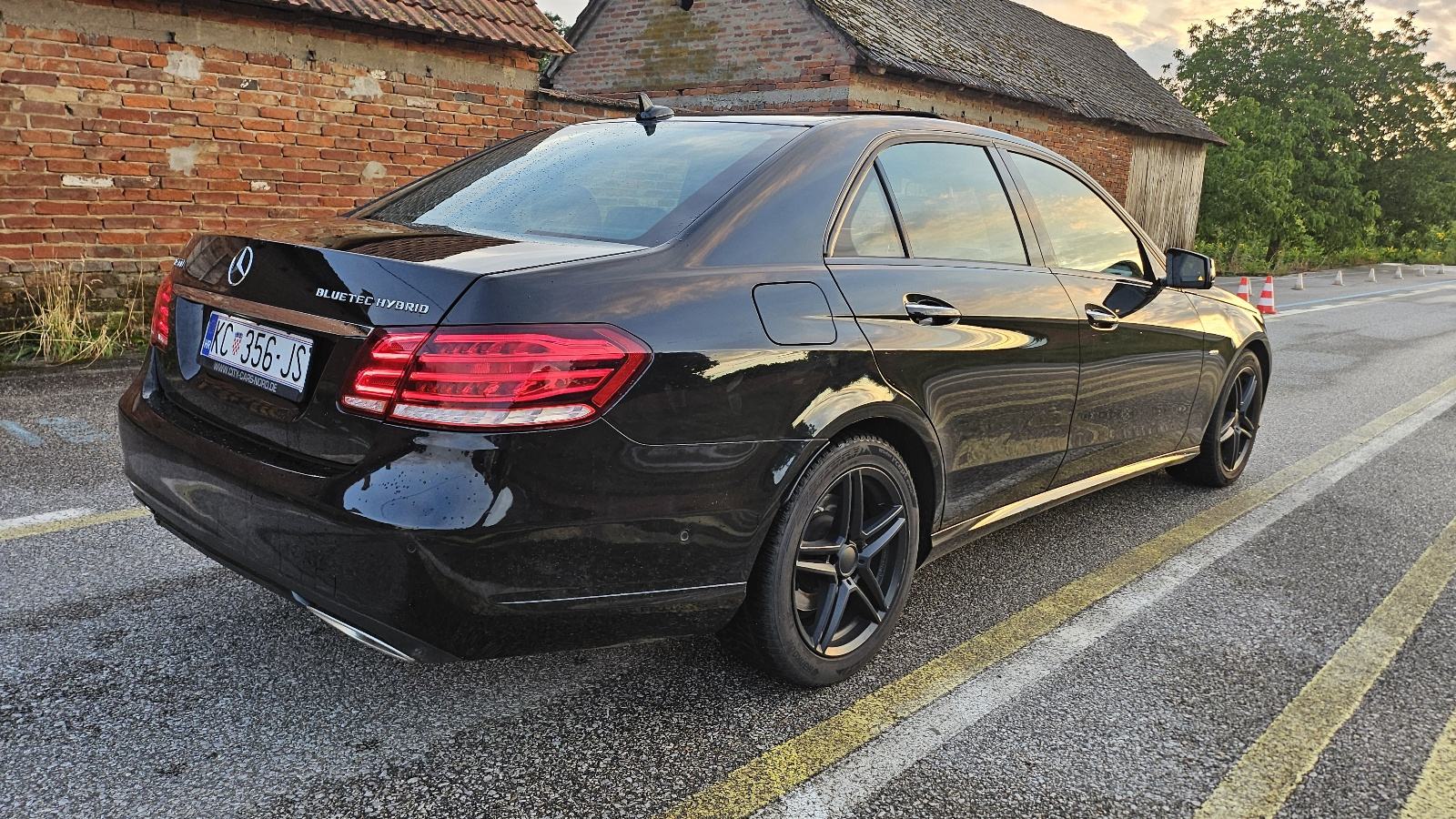 Mercedes-Benz E-klasa 300, fotografija 6