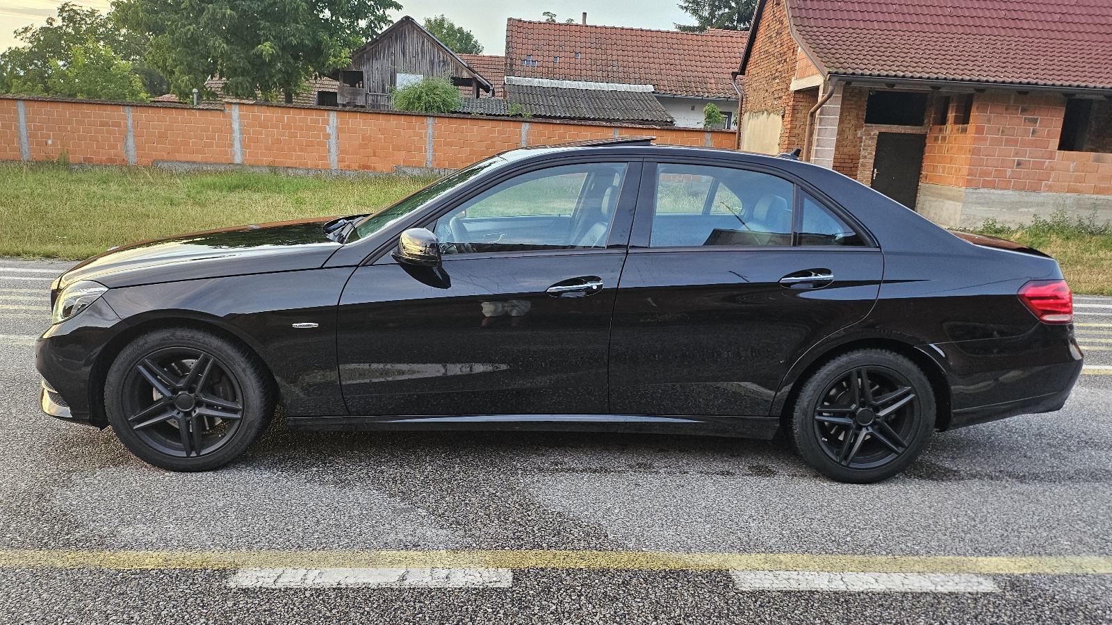 Mercedes-Benz E-klasa 300, fotografija 9