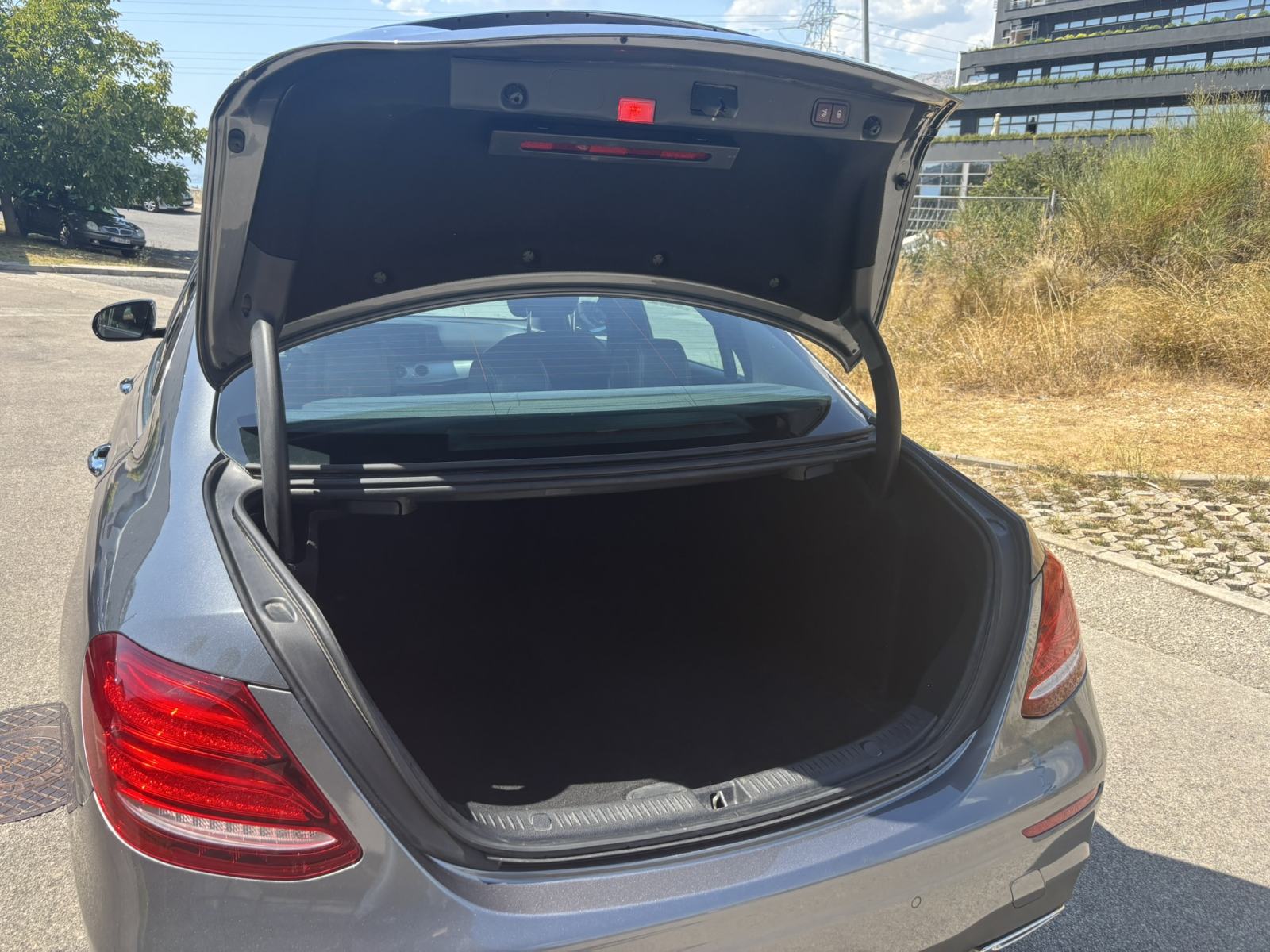 Mercedes-Benz E-klasa 350 d 4MATIC automatik, fotografija 7