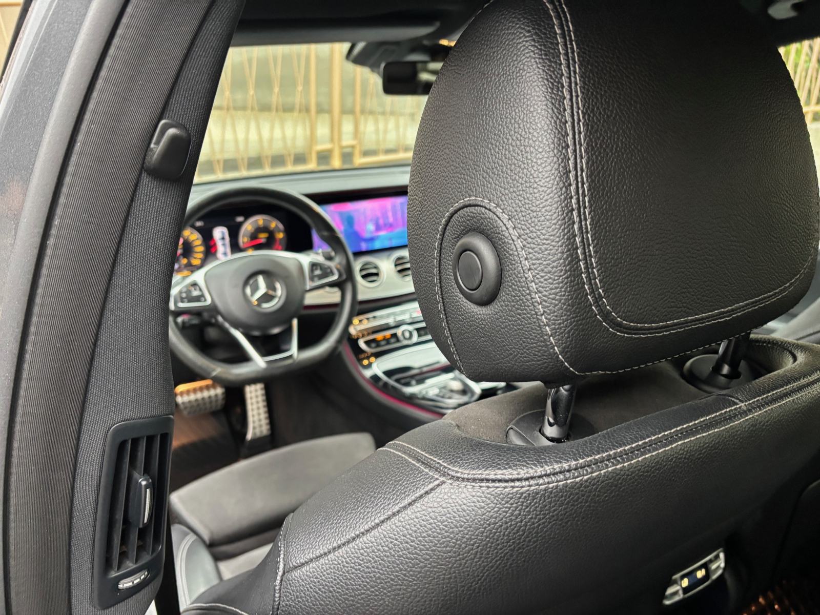 Mercedes-Benz E-klasa 350d AMG, fotografija 15