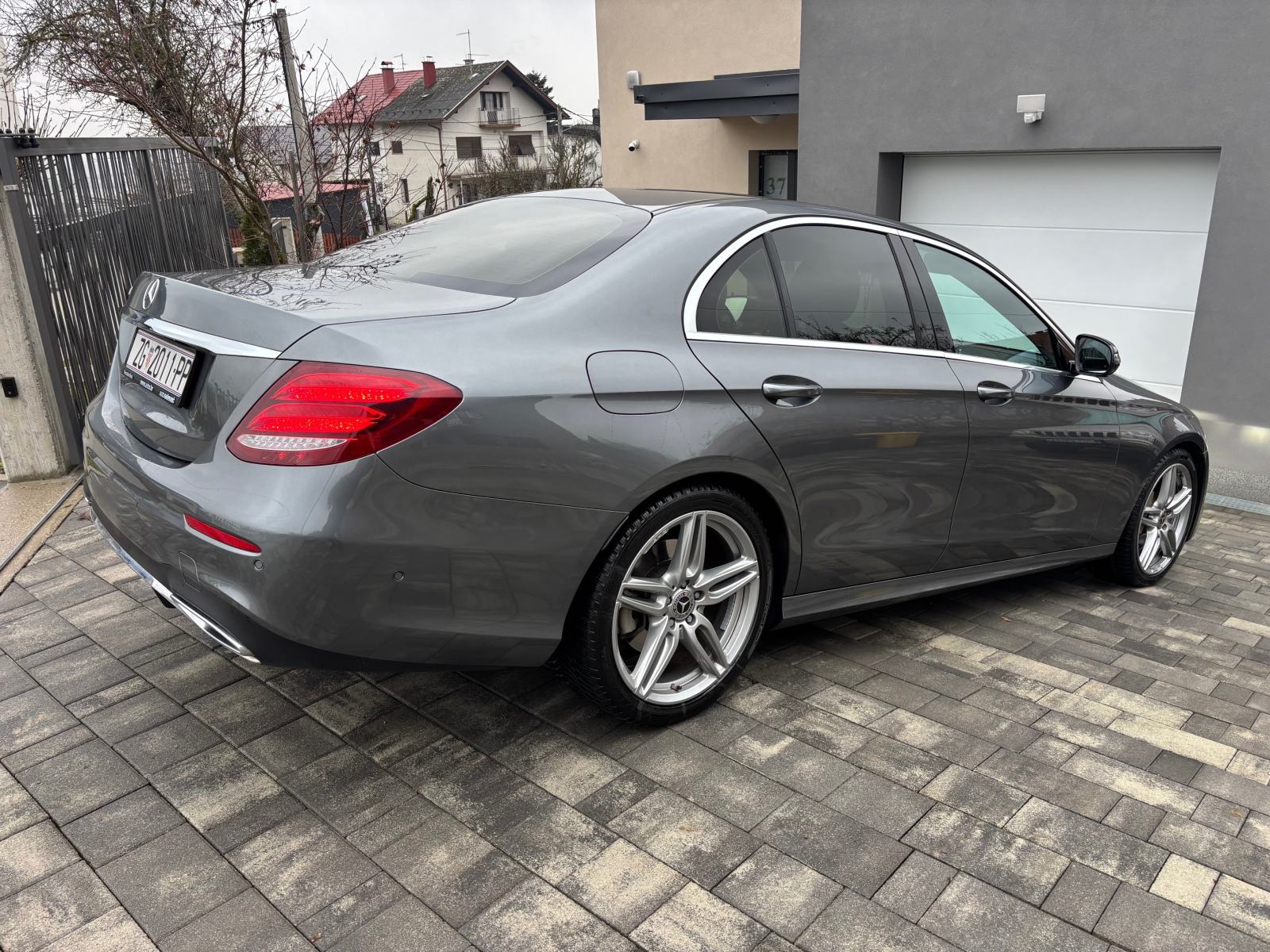 Mercedes-Benz E-klasa 350d AMG, fotografija 7