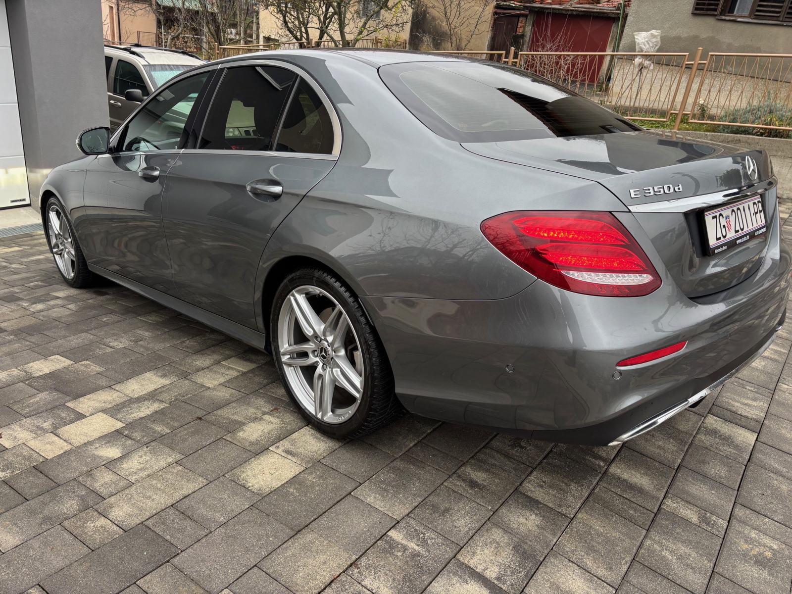 Mercedes-Benz E-klasa 350d AMG, fotografija 8