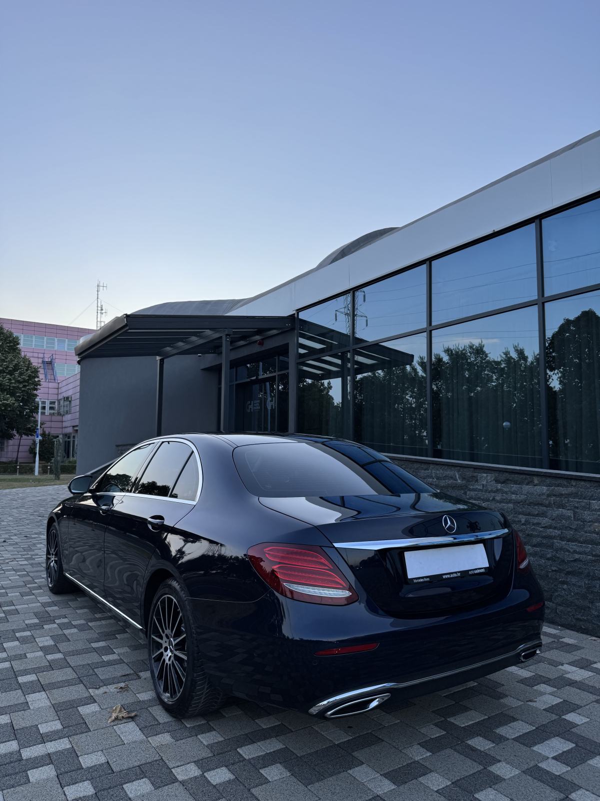Mercedes-Benz E 350d - AUTOMATIK - AVANTGARDE FULL OPREMA - PRILIIKA !, fotografija 8