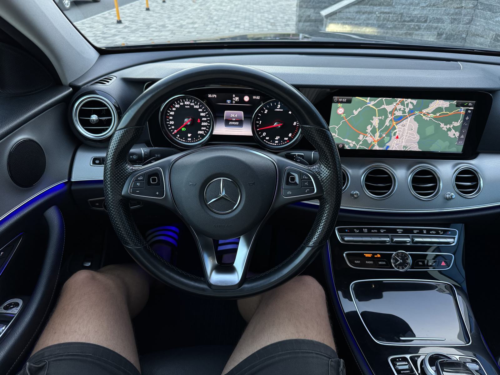 Mercedes-Benz E 350d - AUTOMATIK - AVANTGARDE FULL OPREMA - PRILIIKA !, fotografija 15