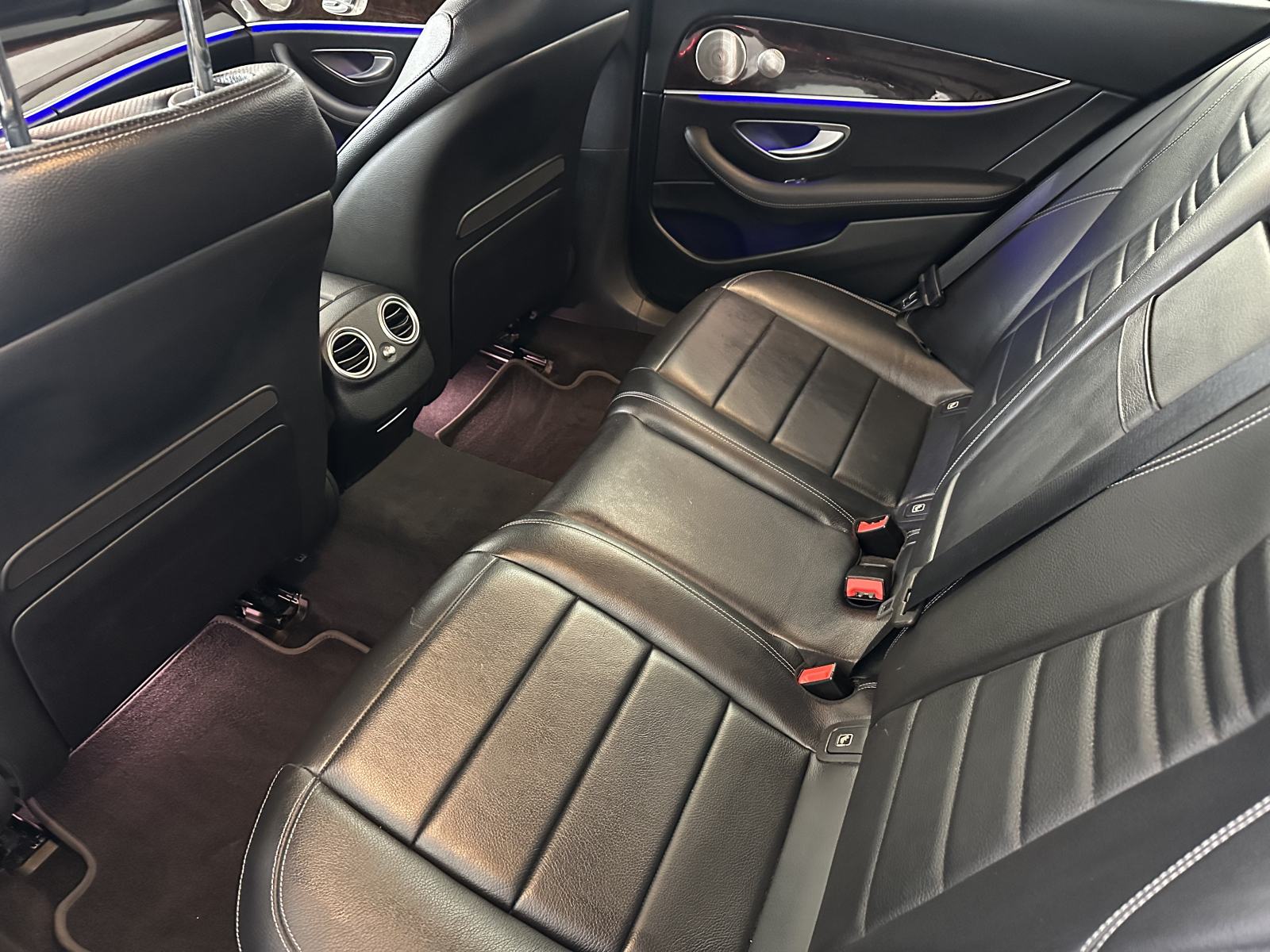 Mercedes-Benz E-klasa 400 d, fotografija 13