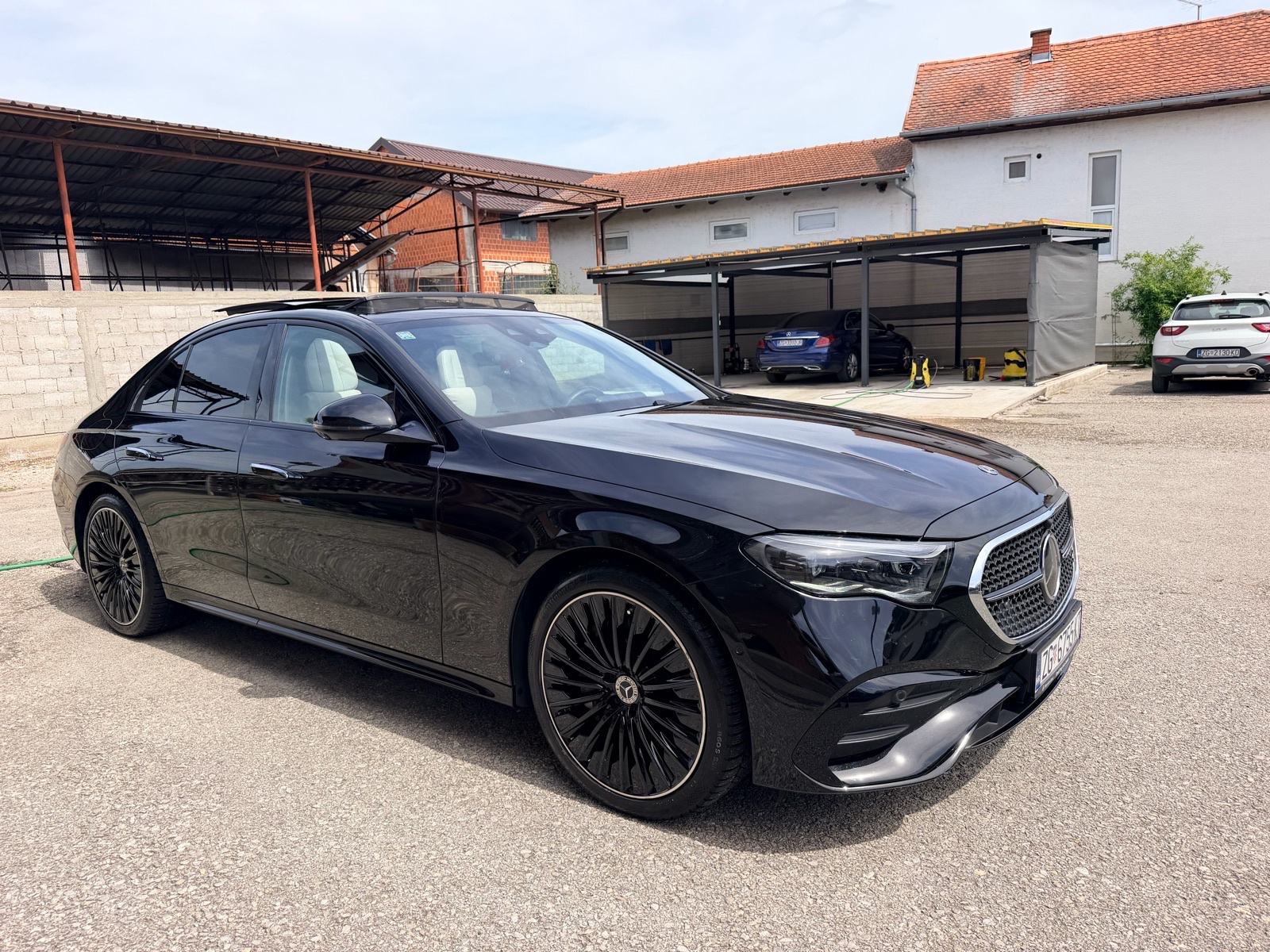 Mercedes-Benz E-klasa 400e plug in hybrid, AMG - PANORAMA, fotografija 4
