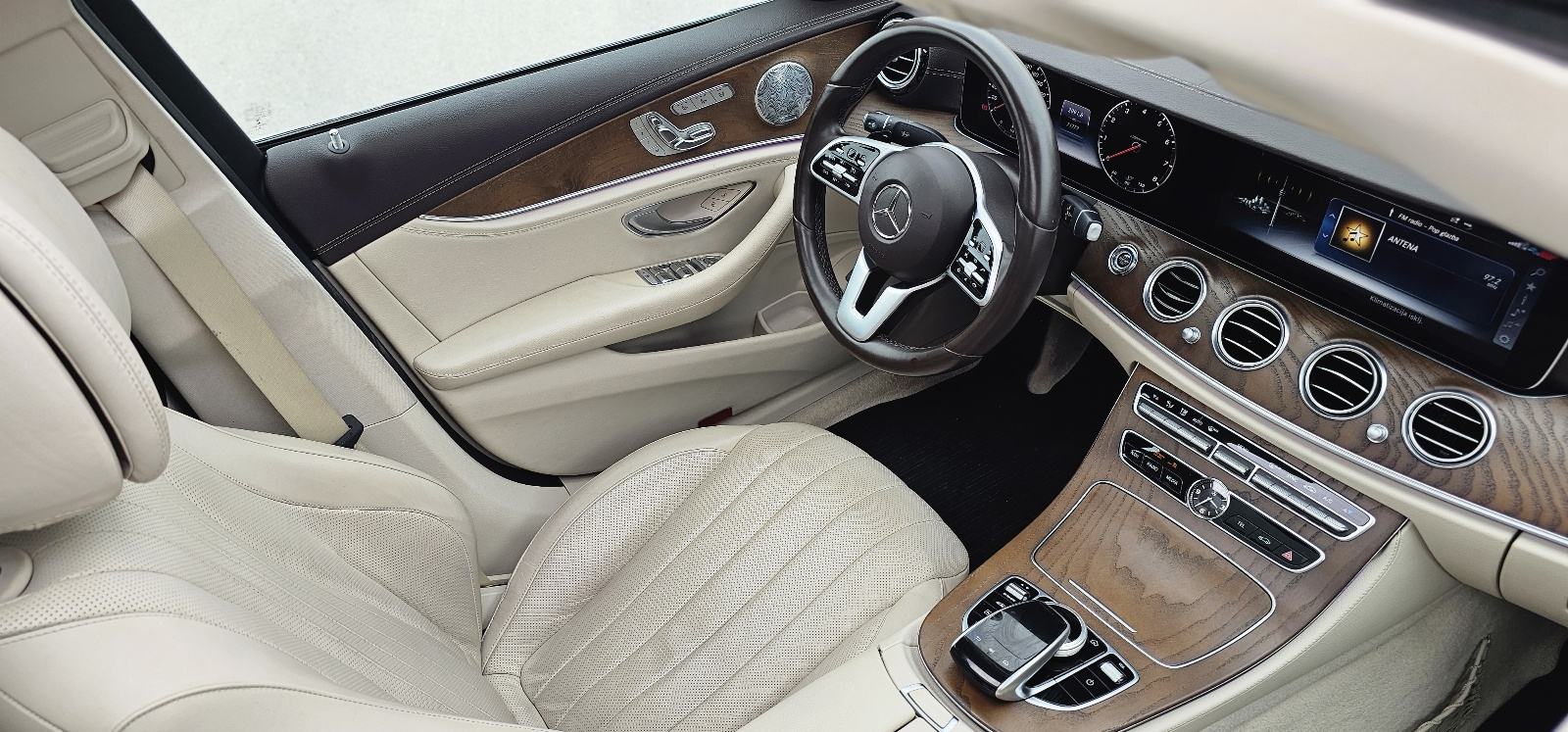 Mercedes-Benz E-klasa 450 automatik, fotografija 14