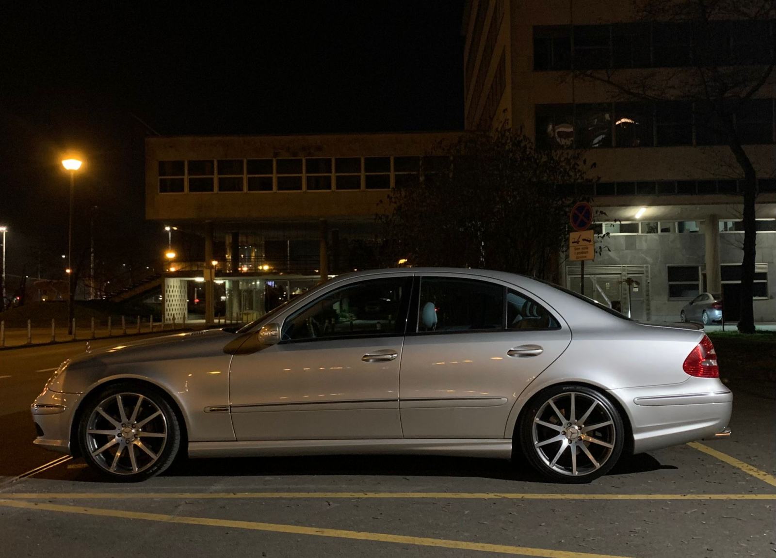Mercedes-Benz E-klasa 500, fotografija 18