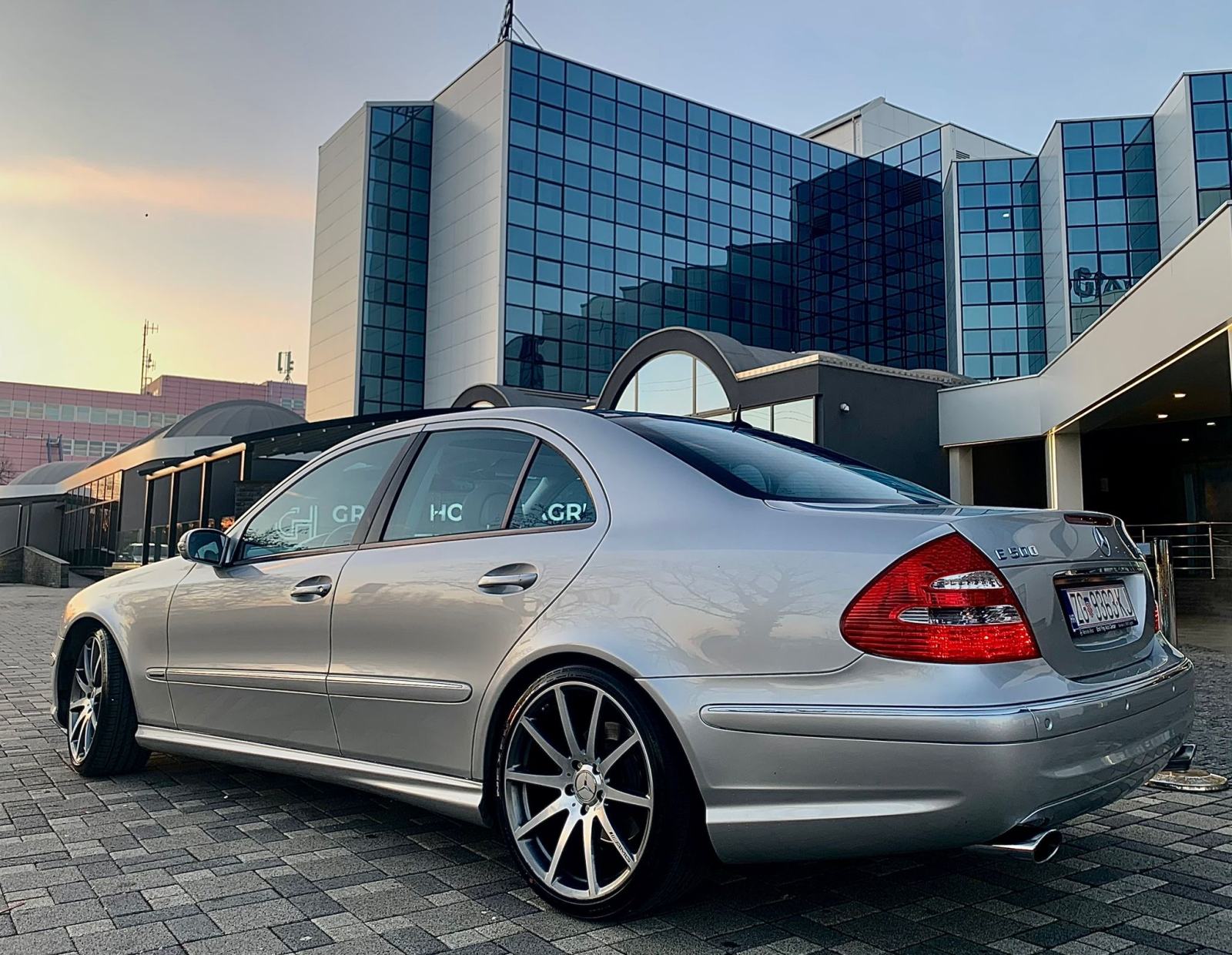 Mercedes-Benz E-klasa 500, fotografija 13