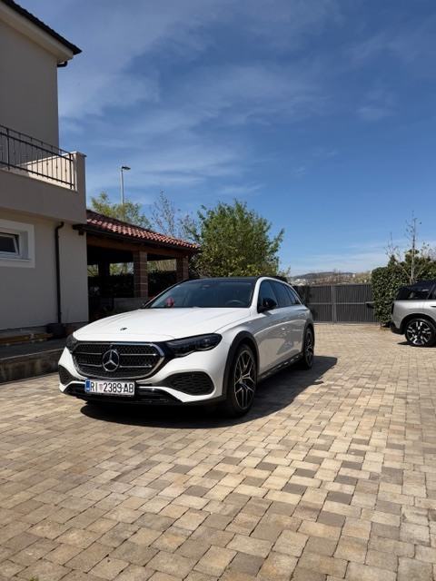 Mercedes-Benz_E-klasa_All terrain_300de_4matic_Airmatic, fotografija 4