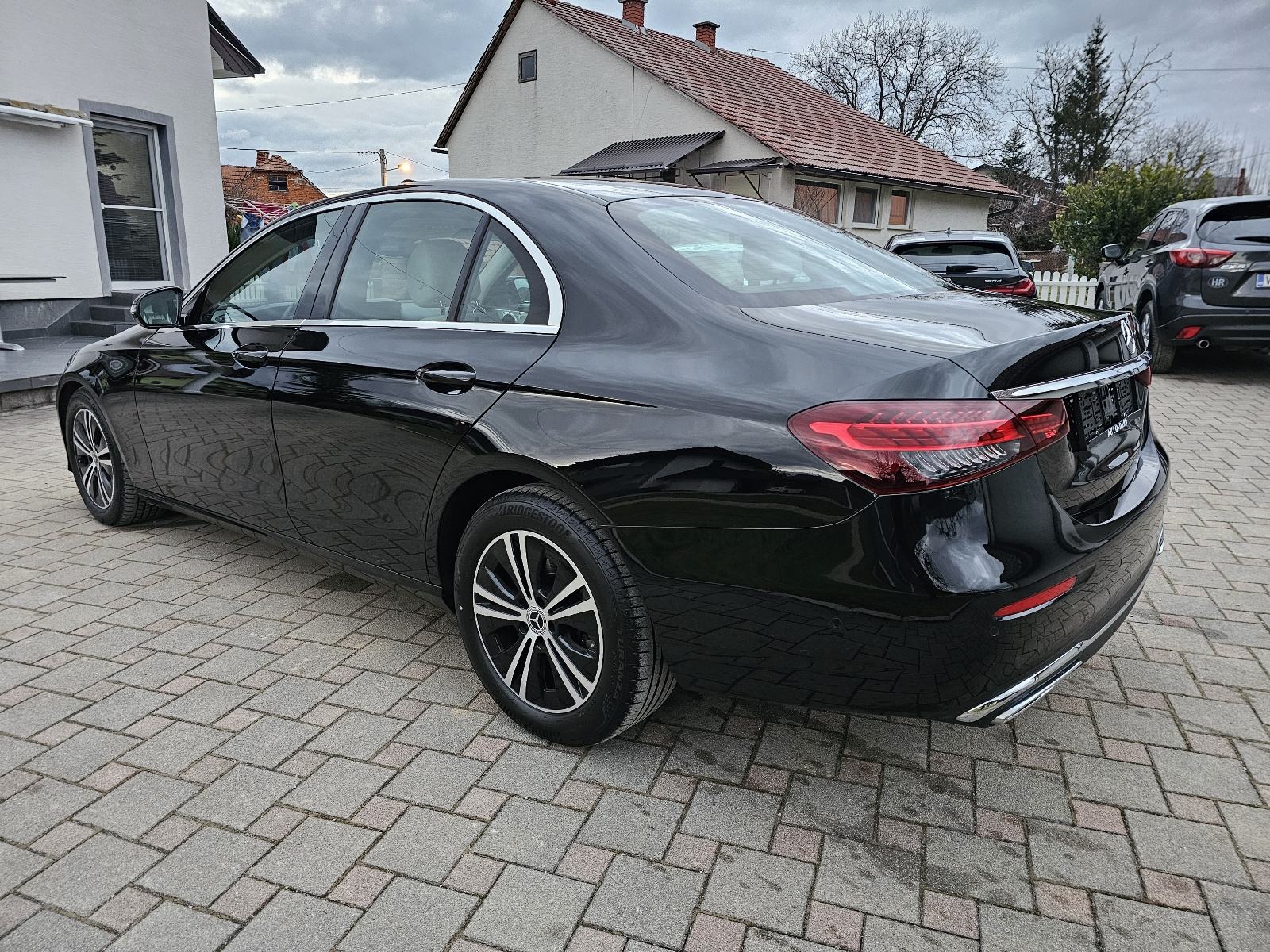 Mercedes-Benz E-klasa Avangarde 220 D automatik, fotografija 7