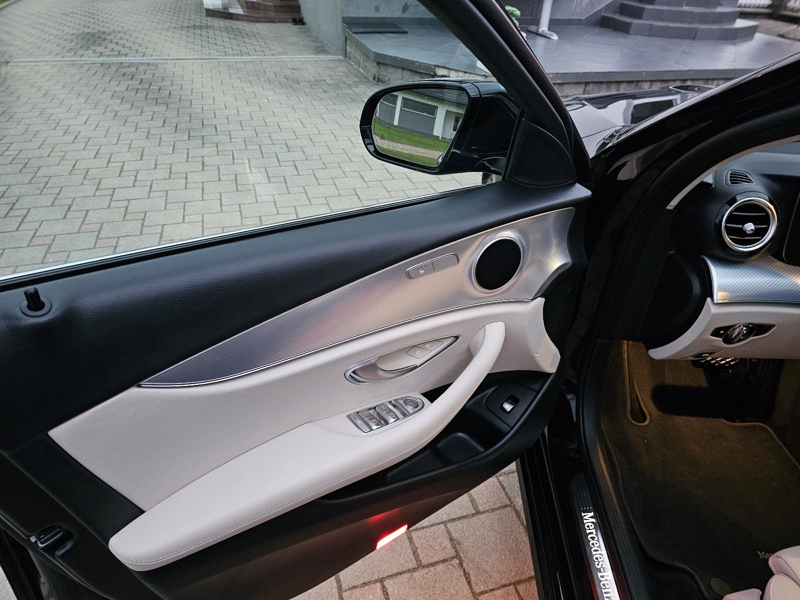 Mercedes-Benz E-klasa Avangarde 220 D automatik, fotografija 10