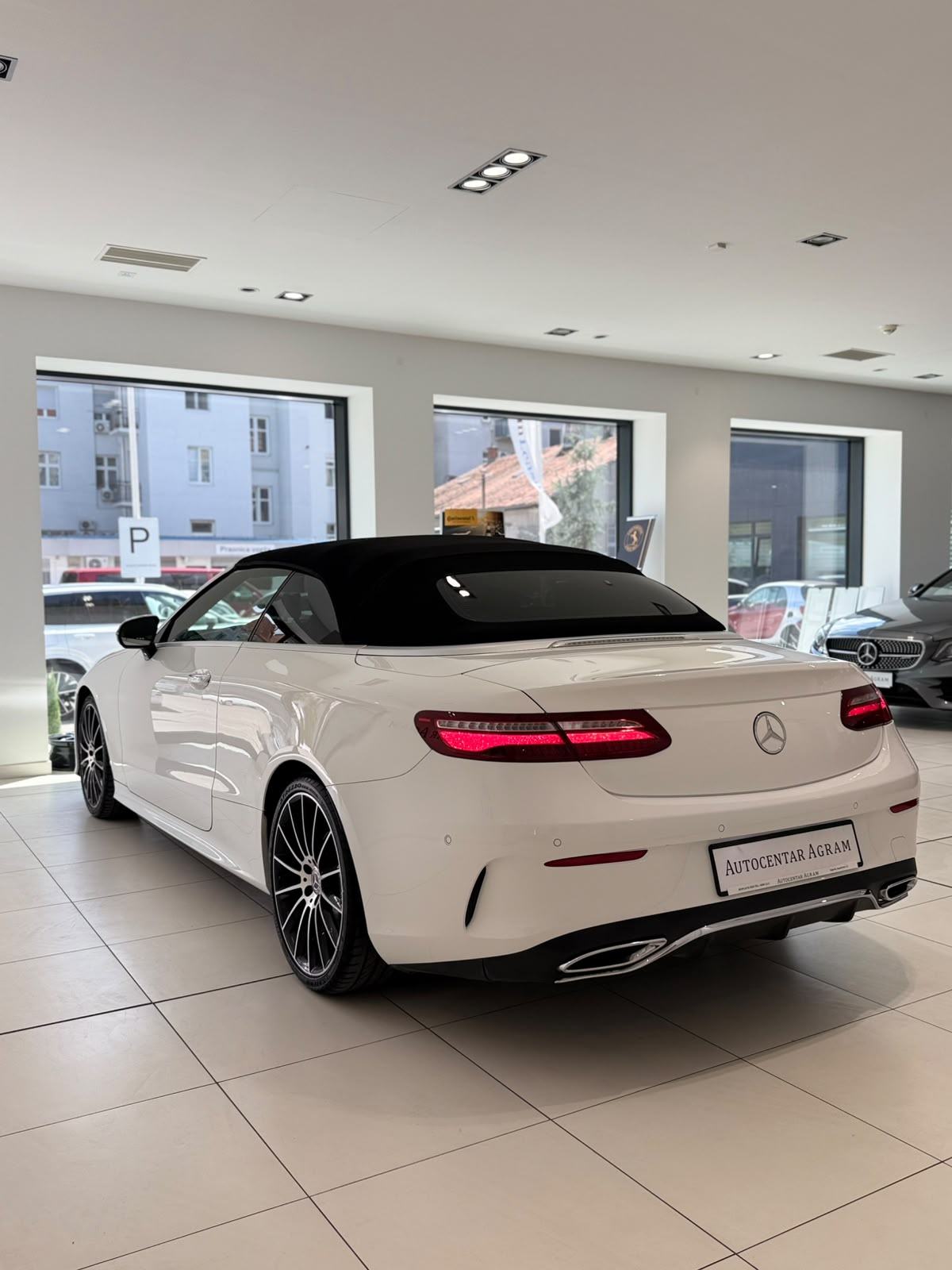 Mercedes-Benz E-klasa Cabrio 220 AMG LINE, fotografija 5