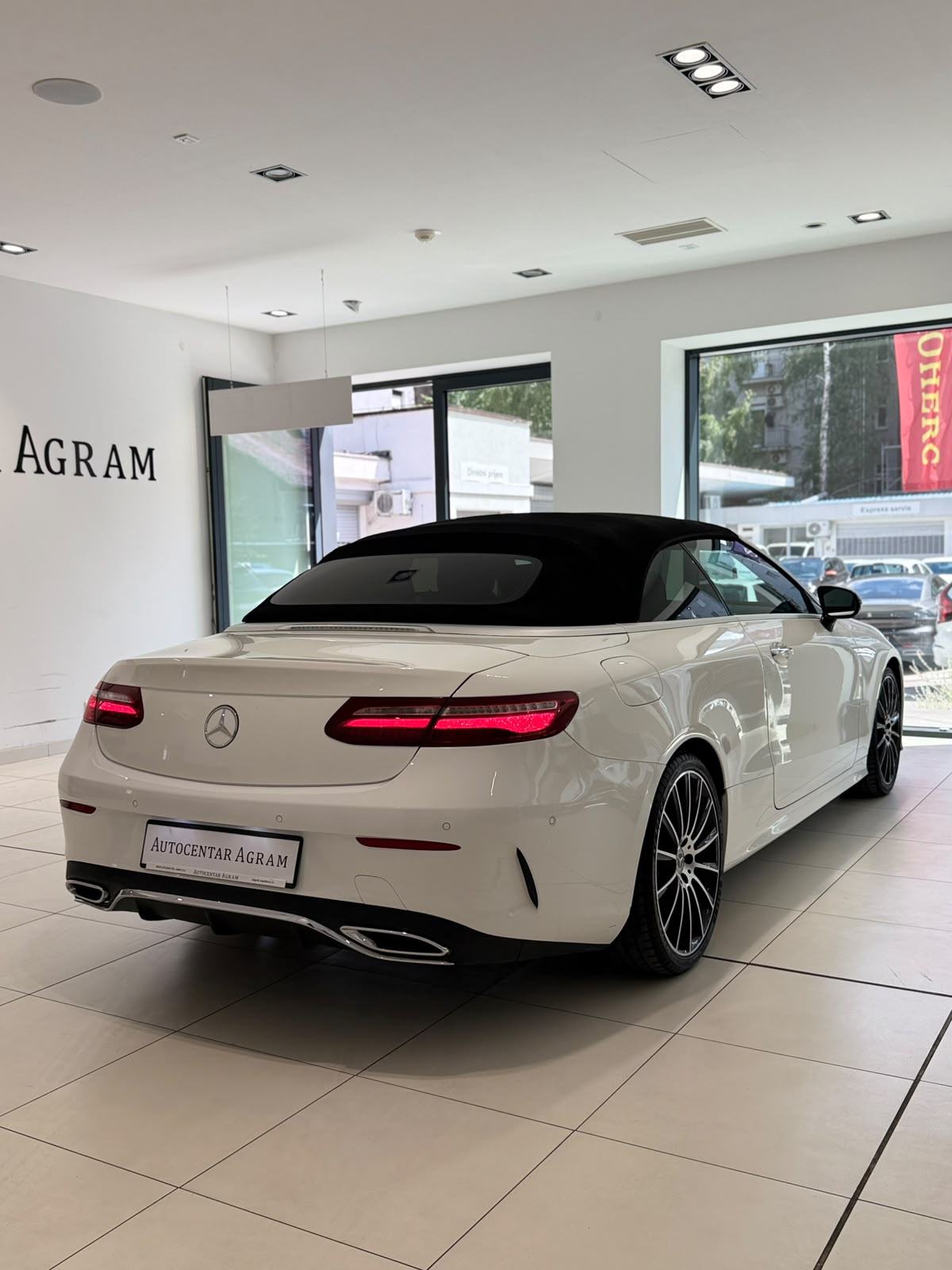 Mercedes-Benz E-klasa Cabrio 220 AMG LINE, fotografija 8
