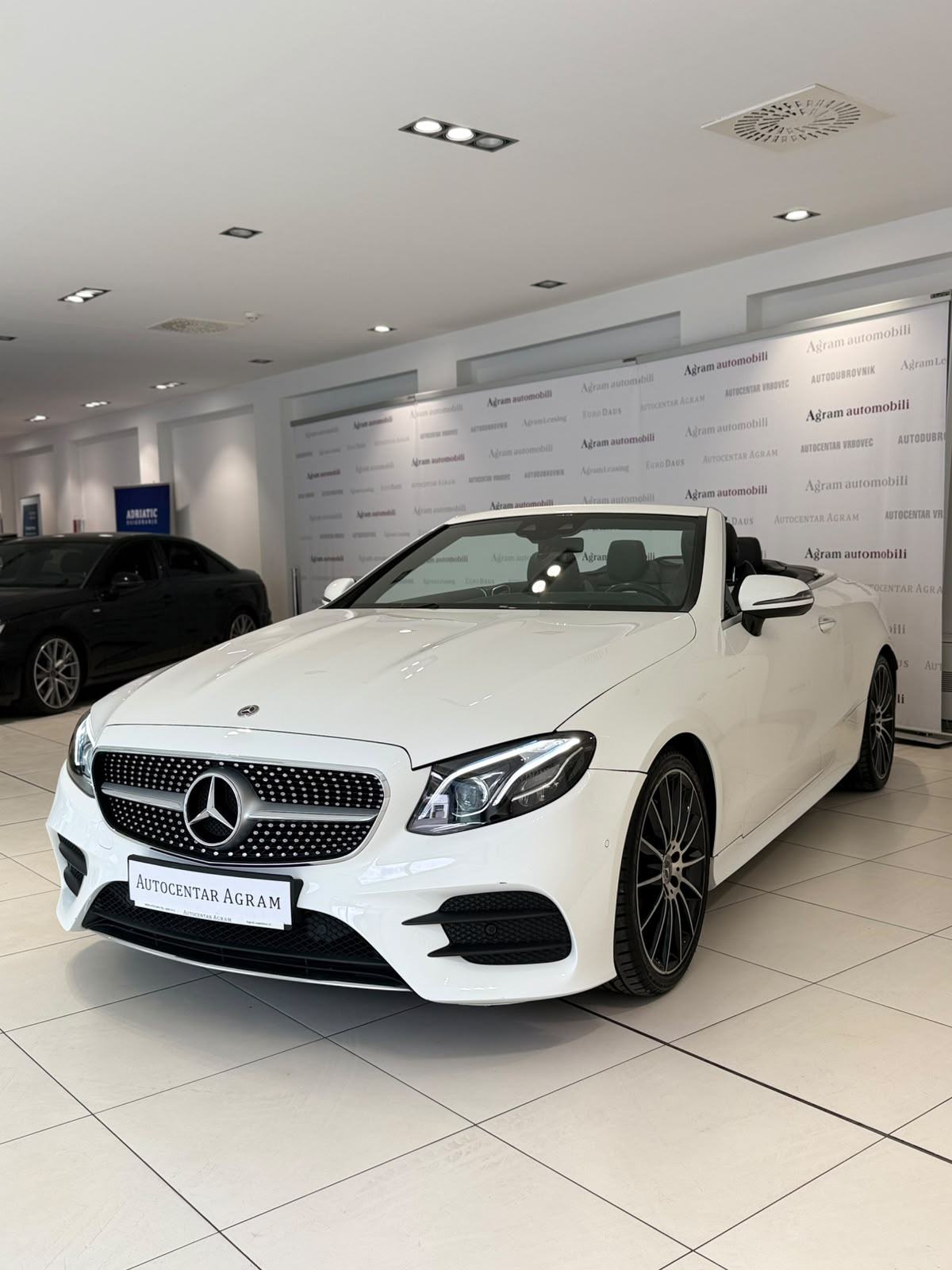 Mercedes-Benz E-klasa Cabrio 220 AMG LINE, fotografija 3