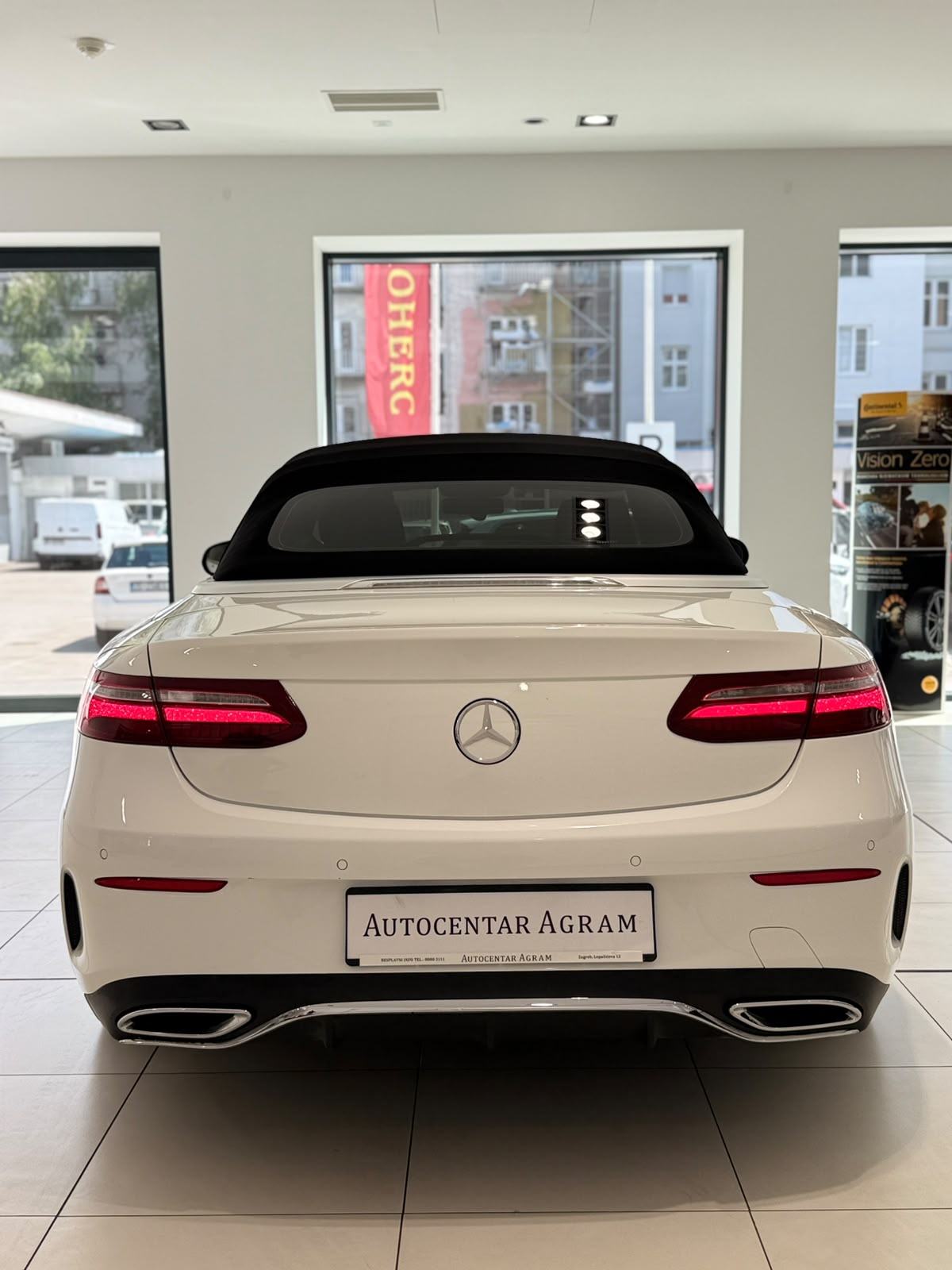 Mercedes-Benz E-klasa Cabrio 220 AMG LINE, fotografija 4