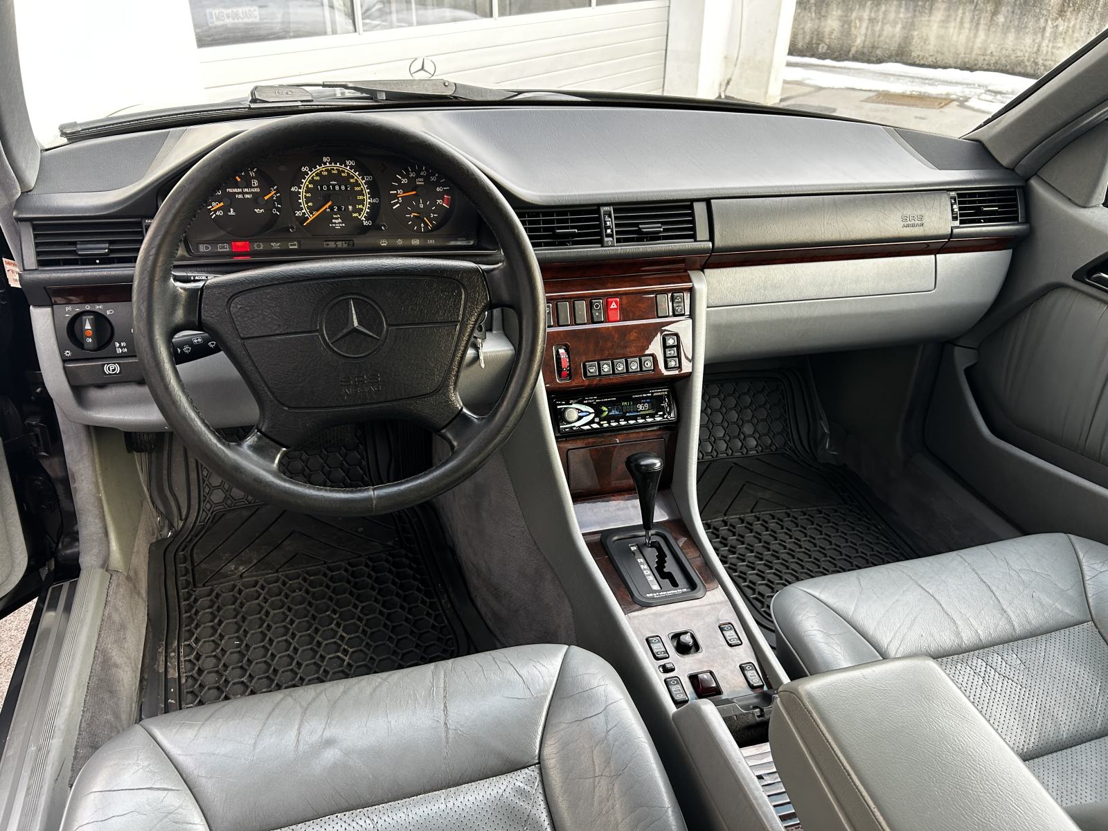 Mercedes-Benz E-klasa Cabrio 320 automatik, fotografija 7