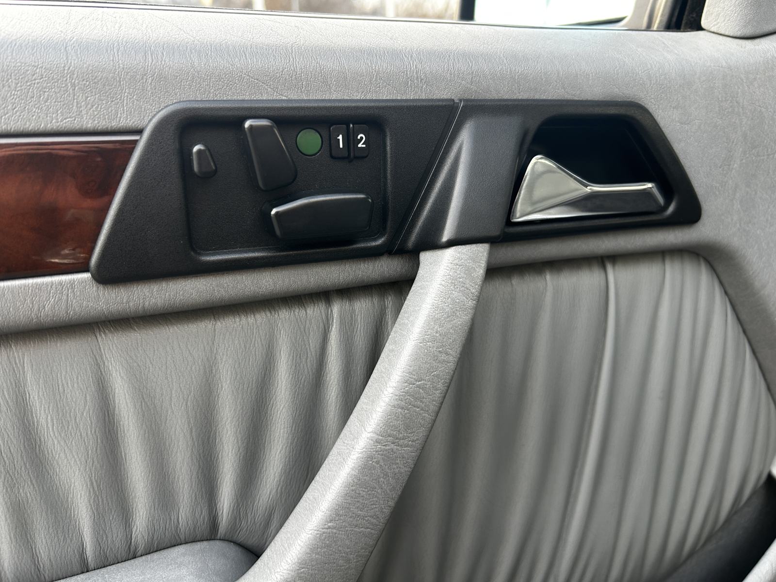Mercedes-Benz E-klasa Cabrio 320 automatik, fotografija 11