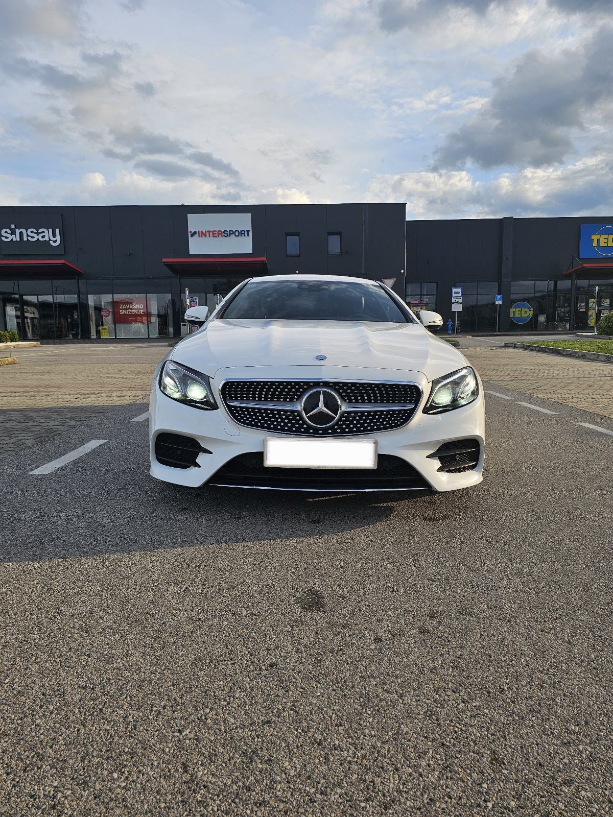 Mercedes-Benz E-klasa Coupe 220d AMG LINE 2017, fotografija 2