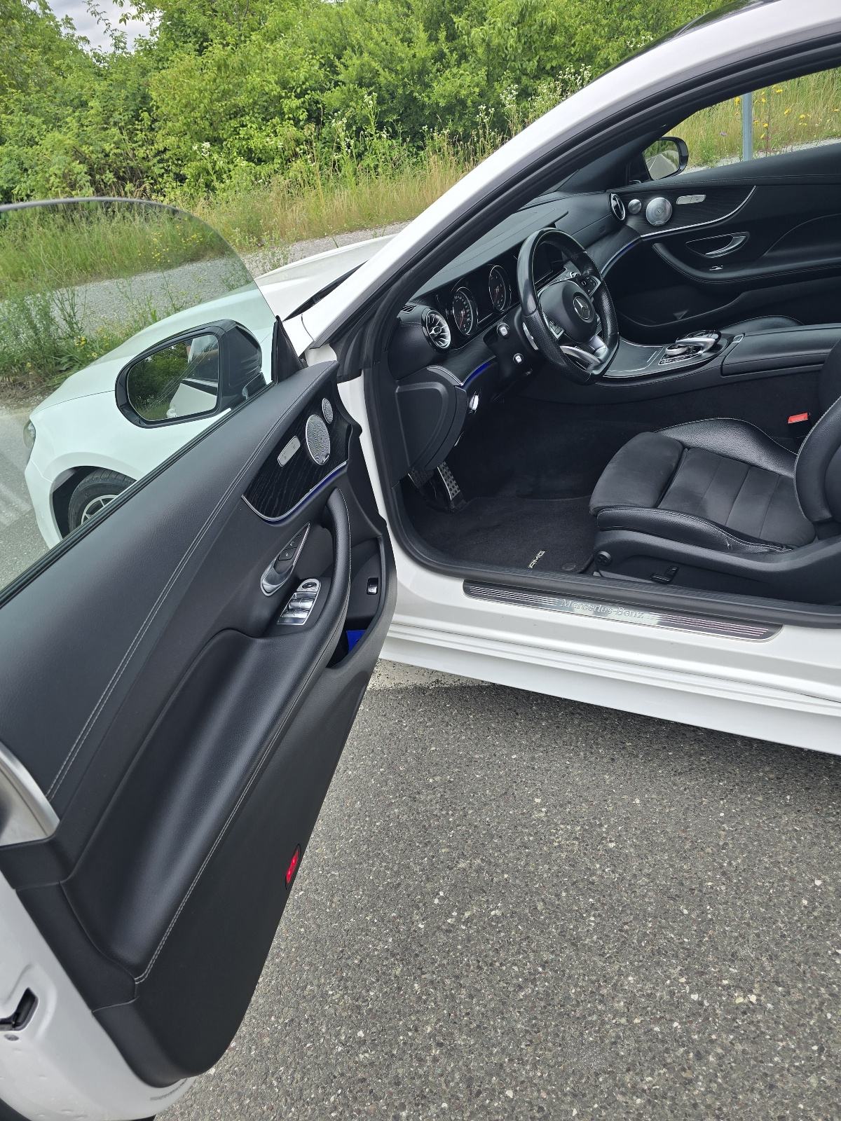 Mercedes E 220 d Coupe | Burmester | Panorama | Kamera | AMG-Line, fotografija 8