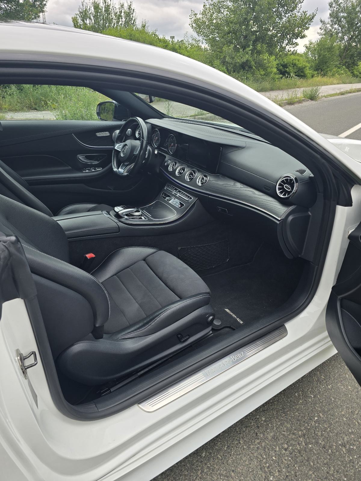 Mercedes E 220 d Coupe | Burmester | Panorama | Kamera | AMG-Line, fotografija 10
