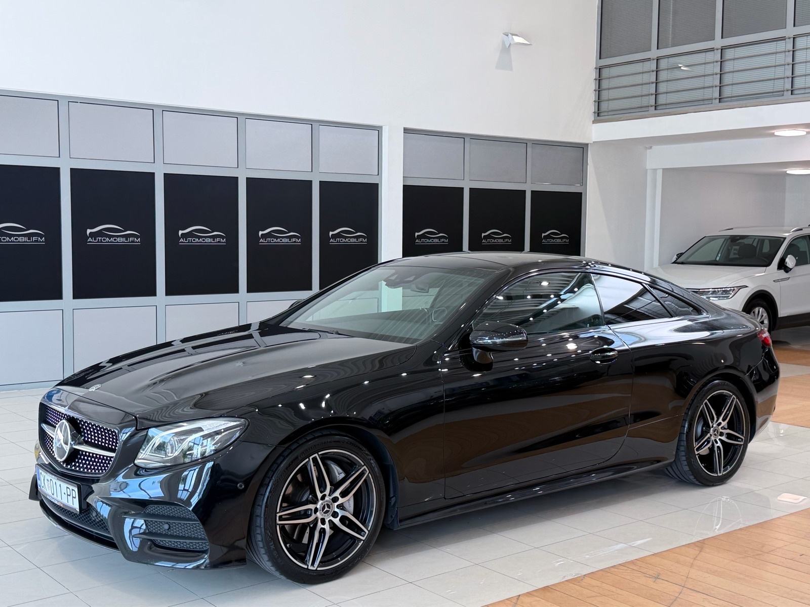 Mercedes-Benz E 220d Coupe | AMG | MULTIBEAM | BURMESTER | KAMERA |, fotografija 3