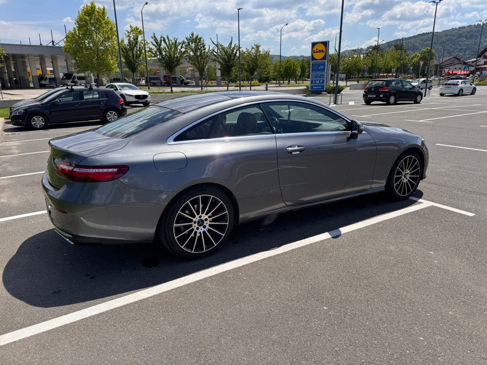 Mercedes-Benz E-klasa Coupe 220d 2019 servisna knjiga, panorama, fotografija 13