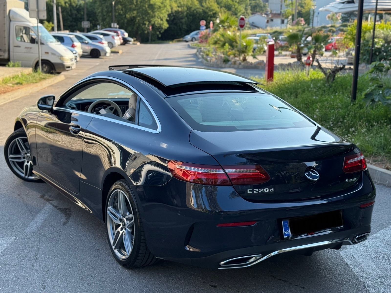Mercedes-Benz E-klasa Coupe 220d F1 Amg Panorama,Burmester,Nappa,19”, fotografija 4