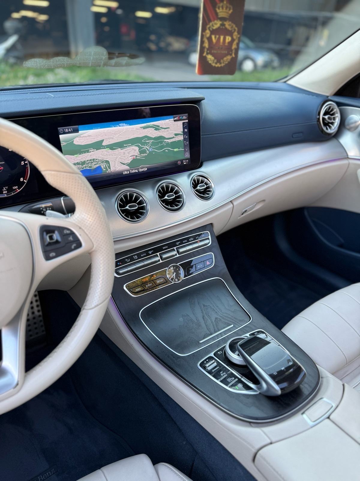 Mercedes-Benz E-klasa Coupe 220d F1 Amg Panorama,Burmester,Nappa,19”, fotografija 9