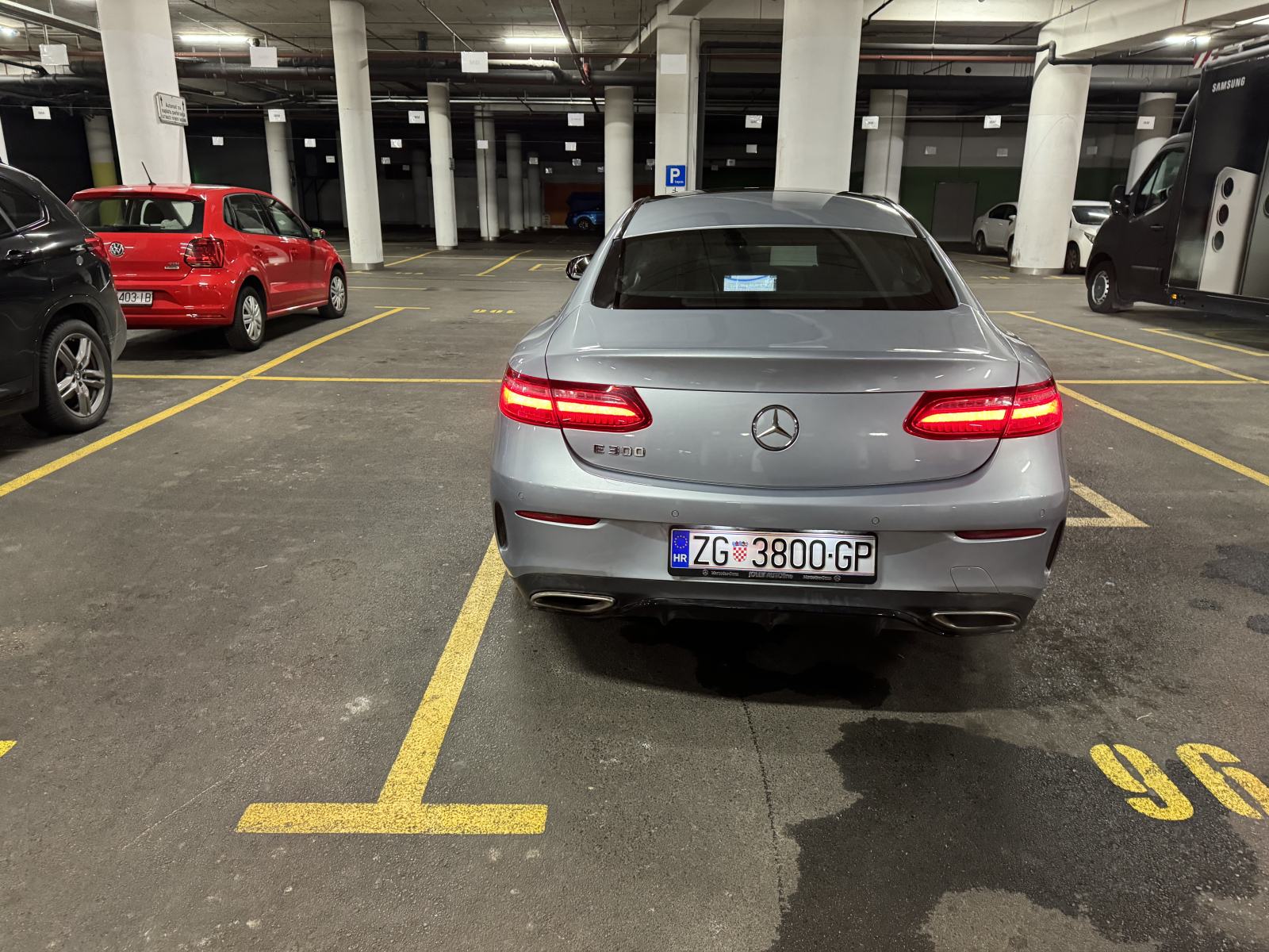 MB E300 Coupe; Full oprema (Autopilot, Panorama, Burmester, AirSusp..., fotografija 4