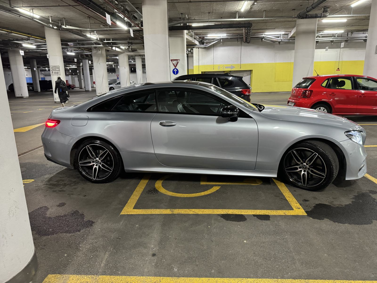 MB E300 Coupe; Full oprema (Autopilot, Panorama, Burmester, AirSusp..., fotografija 3