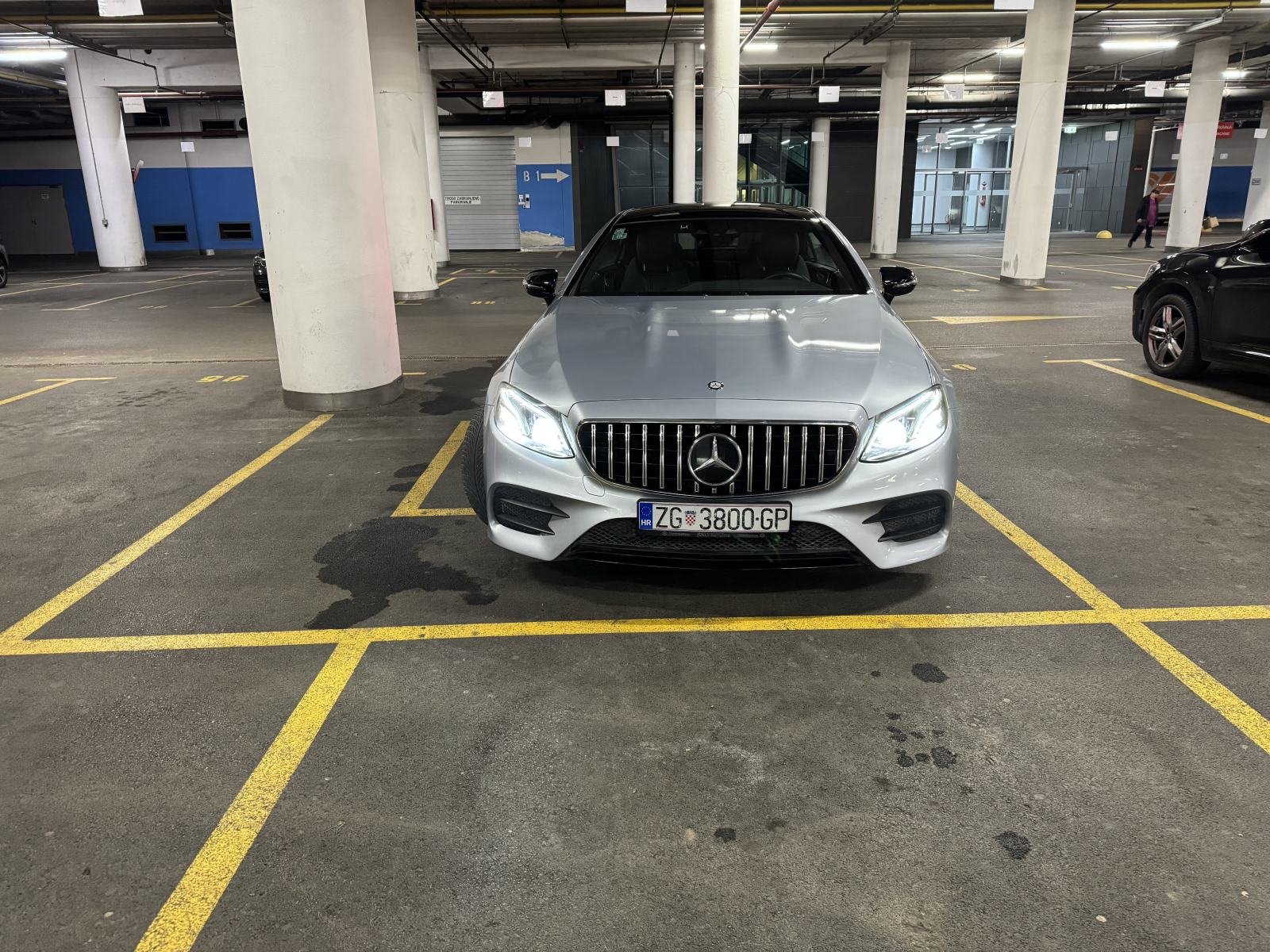 MB E300 Coupe; Full oprema (Autopilot, Panorama, Burmester, AirSusp..., fotografija 5
