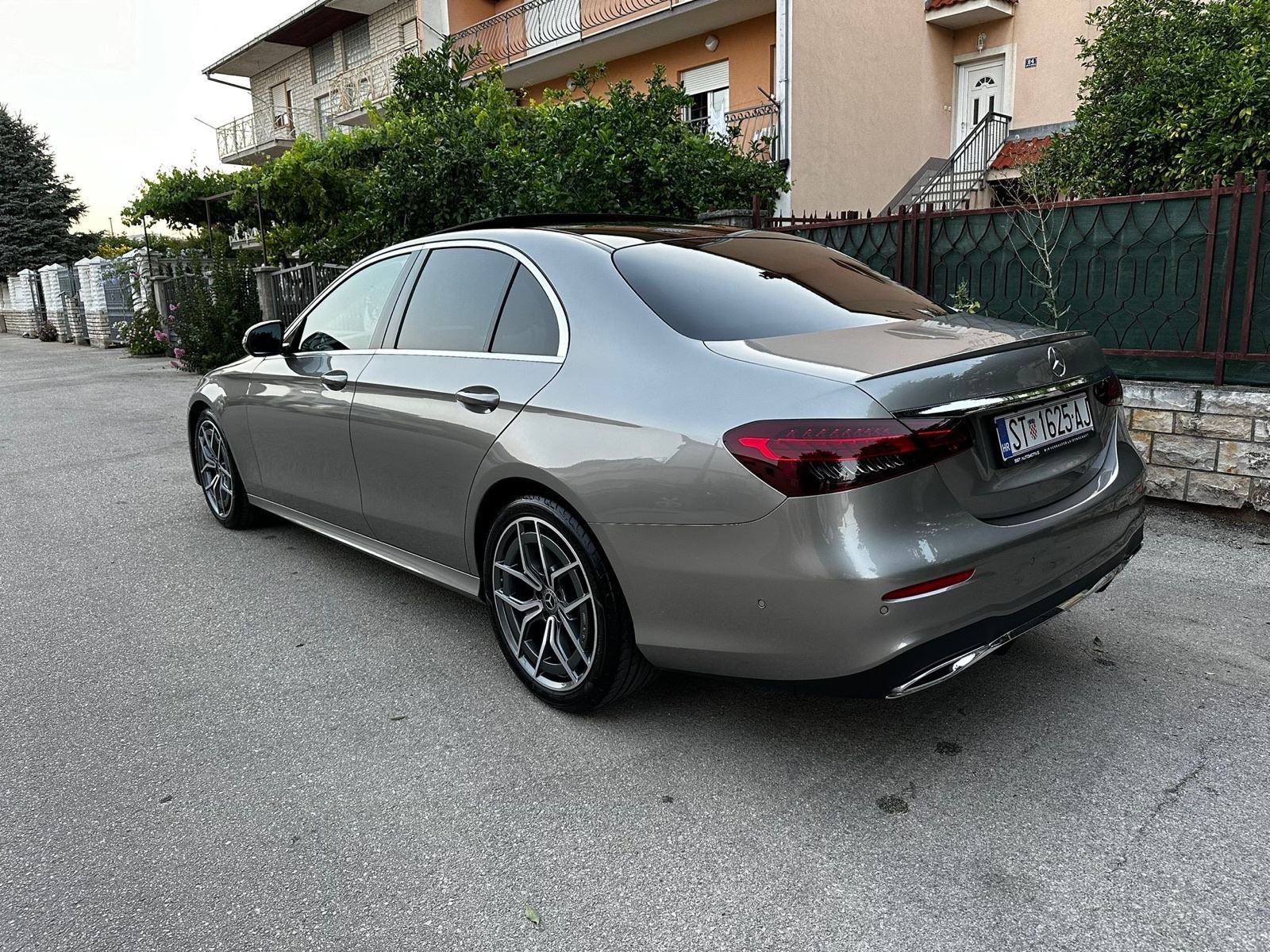 Mercedes-Benz E220D AMG Panorama, fotografija 6