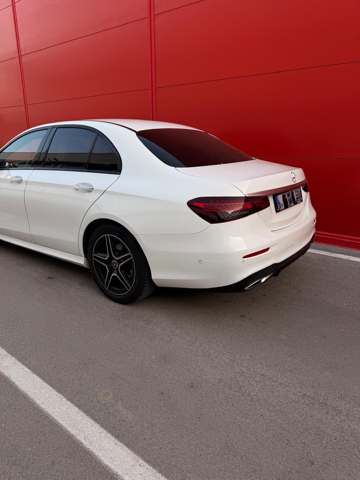 Mercedes E 220d AMG redizajn - HR auto - Multibeam, ACC, 360,Burmester, fotografija 3