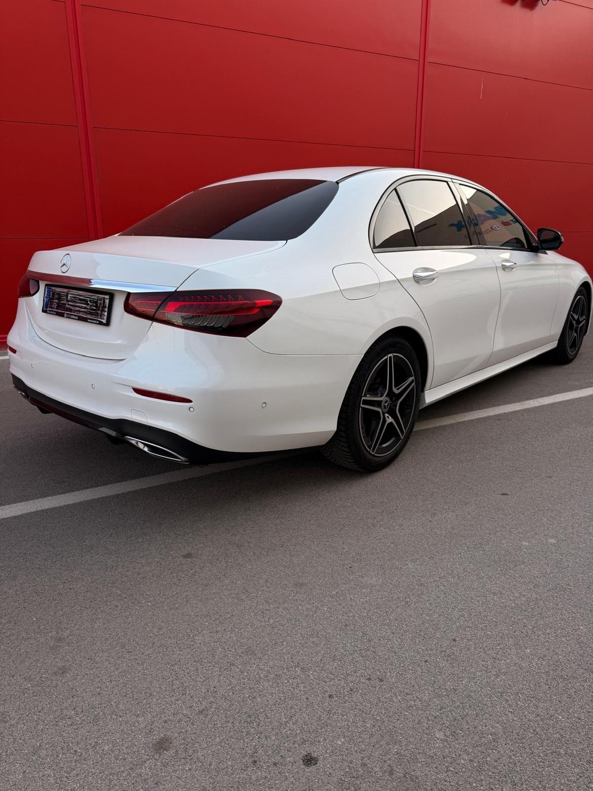 Mercedes E 220d AMG redizajn - HR auto - Multibeam, ACC, 360,Burmester, fotografija 4