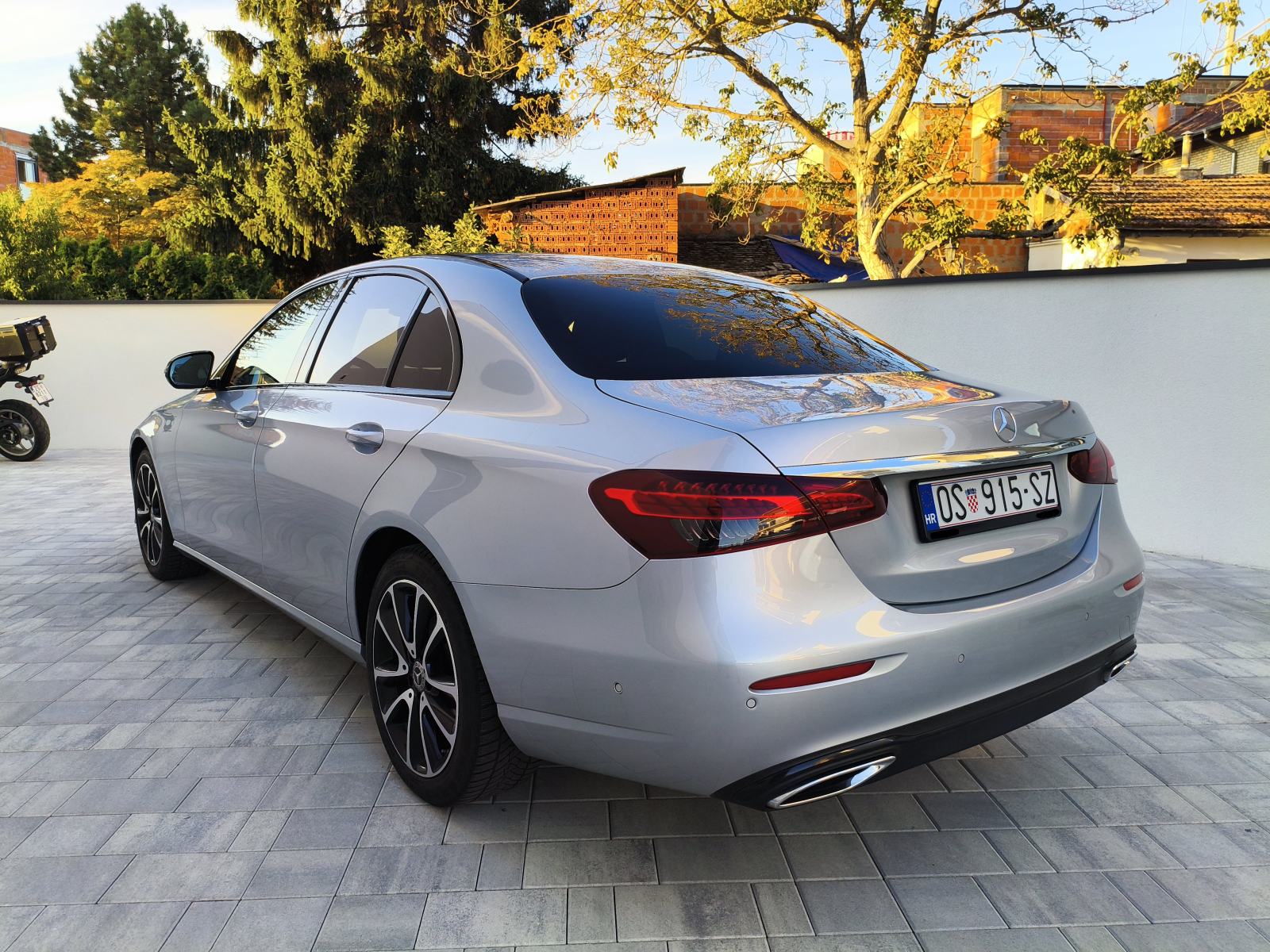 Mercedes-Benz E-klasa E 220 KAO NOVO, fotografija 4