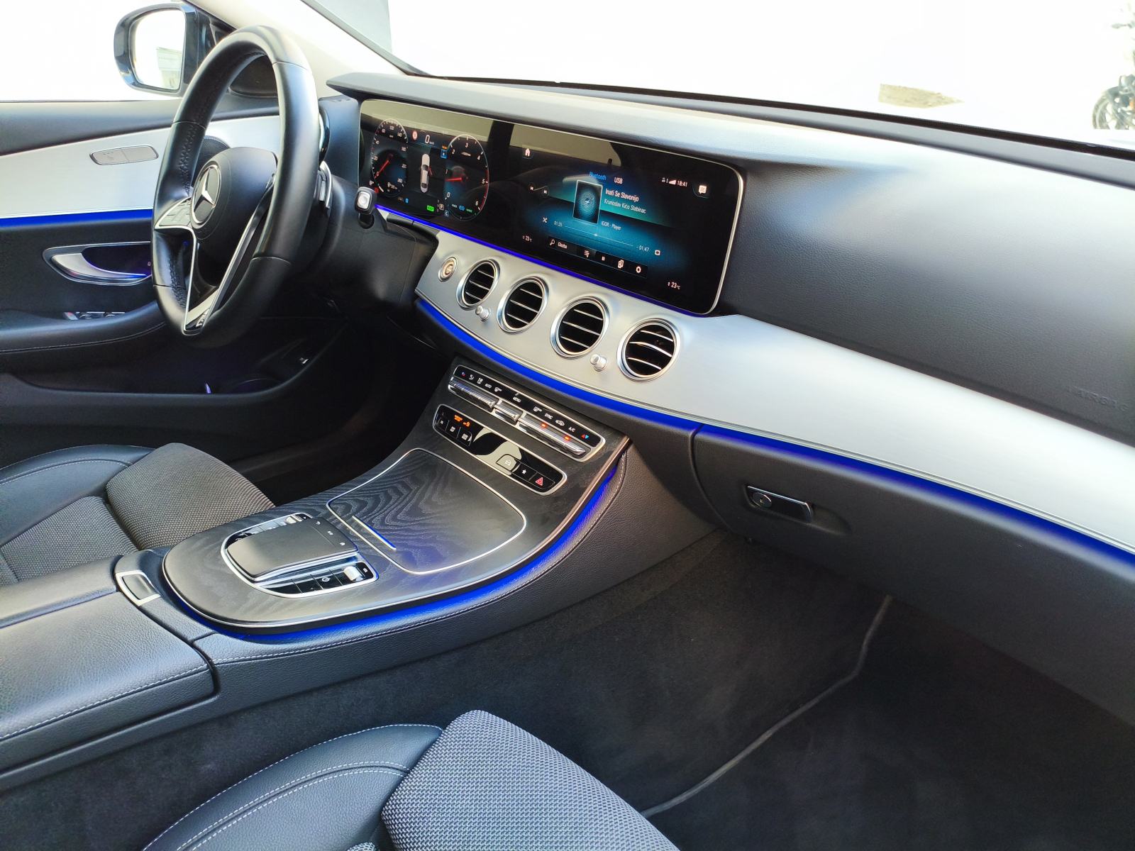 Mercedes-Benz E-klasa E 220 KAO NOVO, fotografija 12