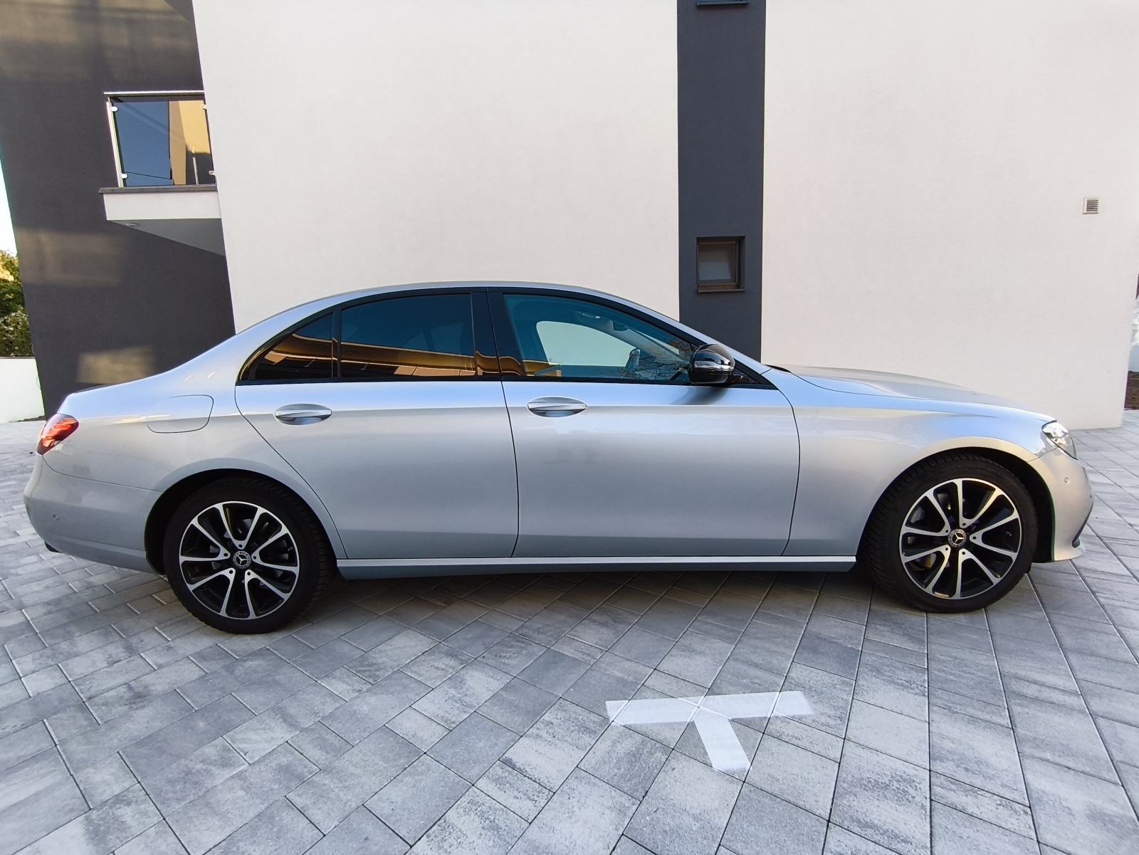 Mercedes-Benz E-klasa E 220 KAO NOVO, fotografija 3