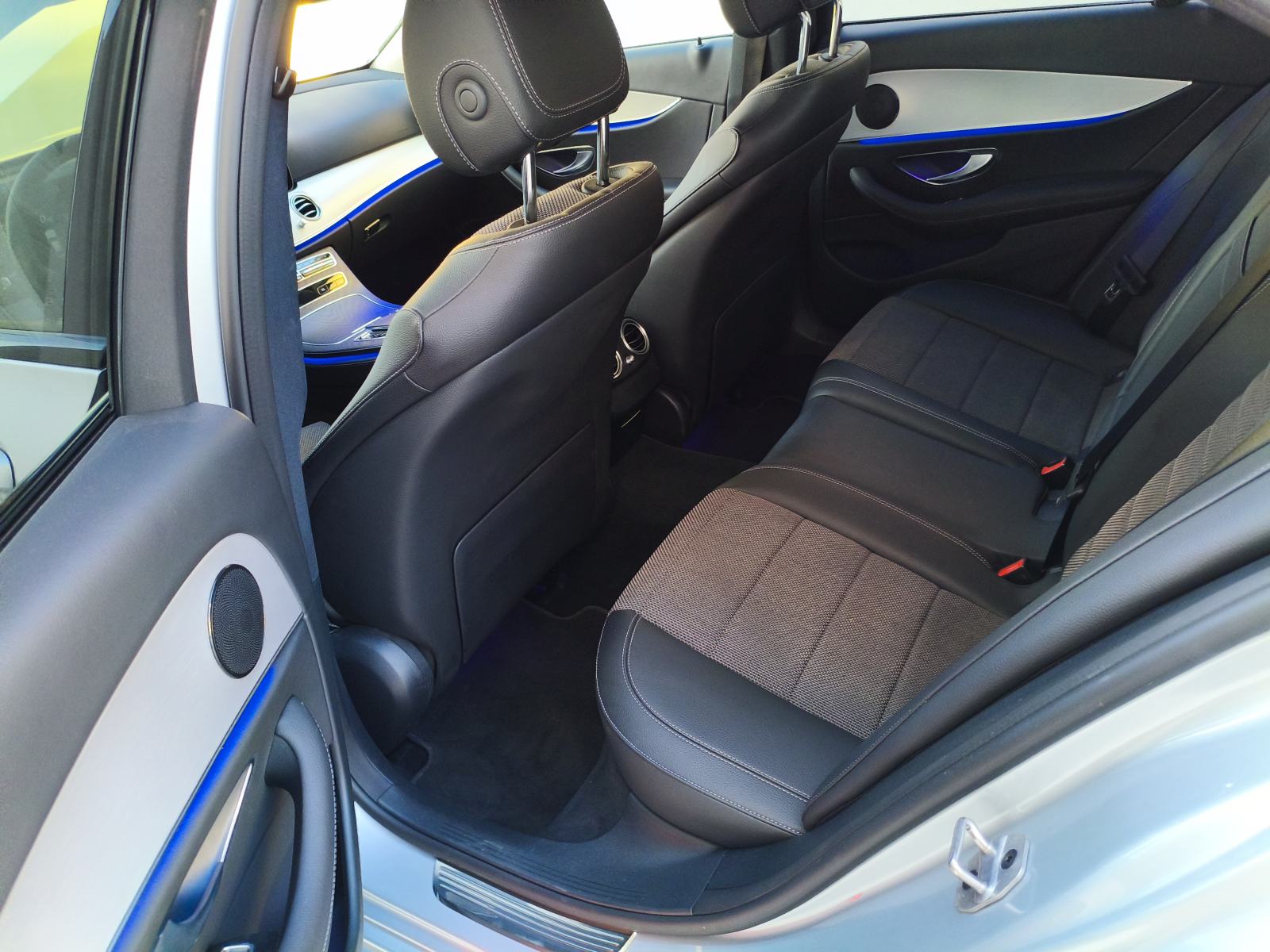 Mercedes-Benz E-klasa E 220 KAO NOVO, fotografija 16