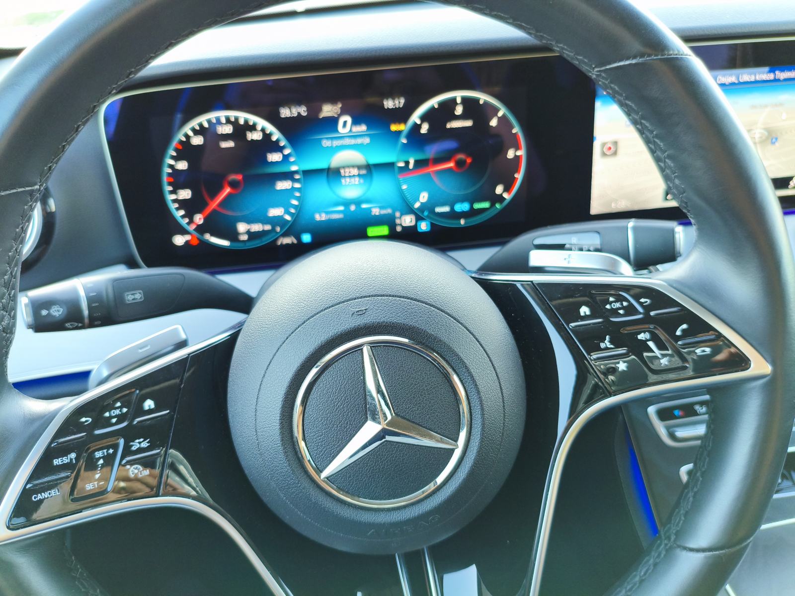 Mercedes-Benz E-klasa E 220 KAO NOVO, fotografija 10