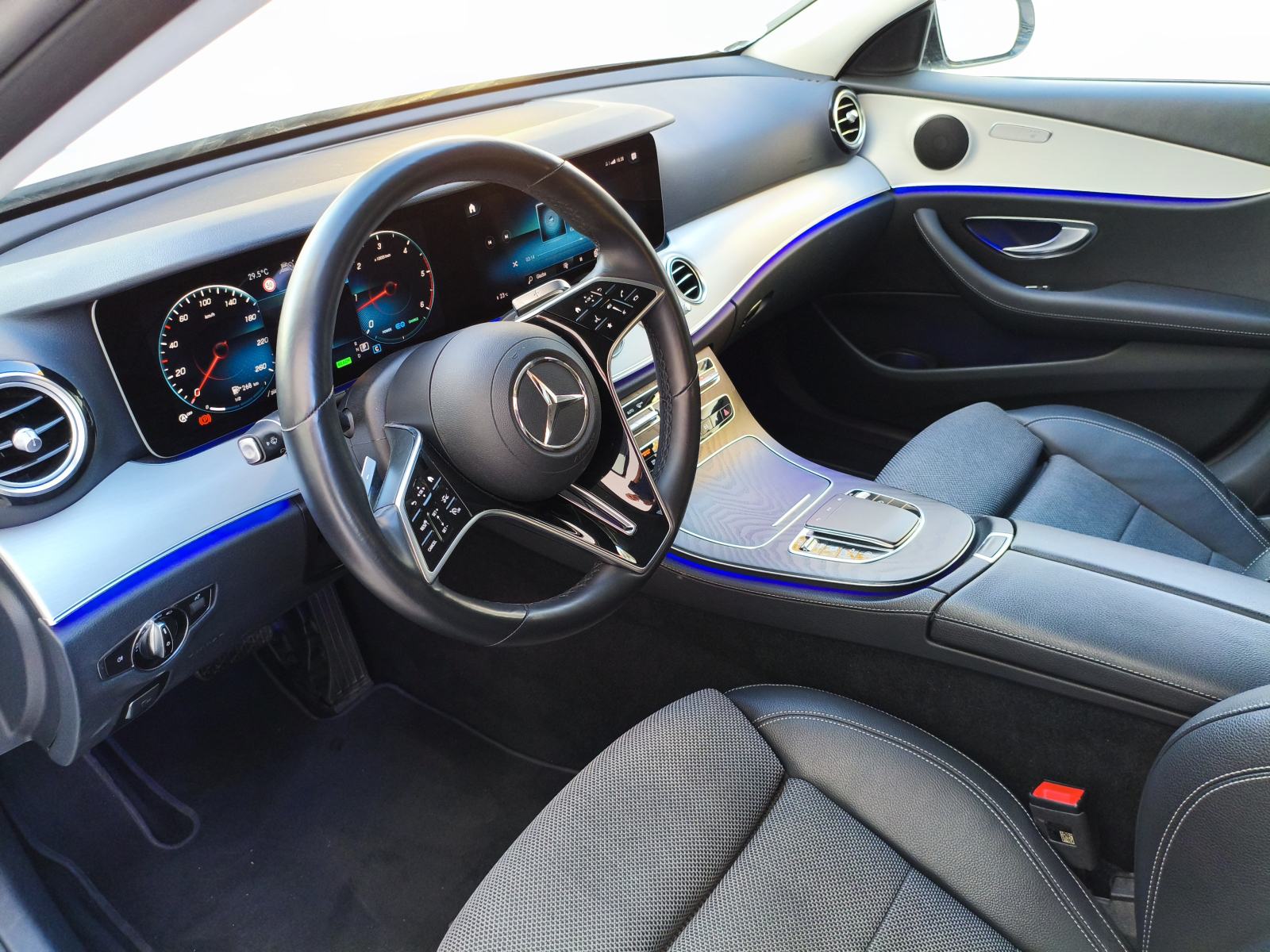 Mercedes-Benz E-klasa E 220 KAO NOVO, fotografija 11
