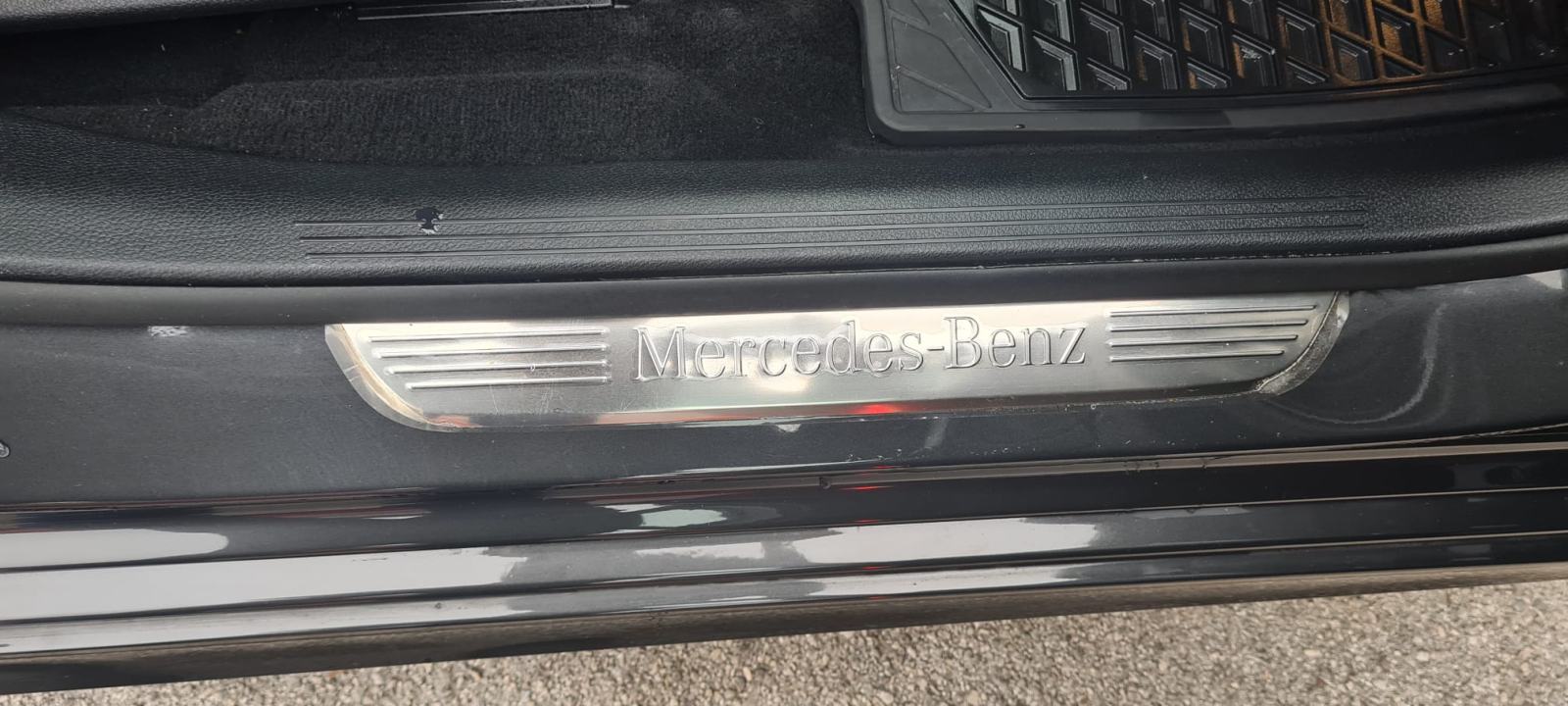 Mercedes-Benz E-klasa E 220 AMG Night paket, fotografija 11