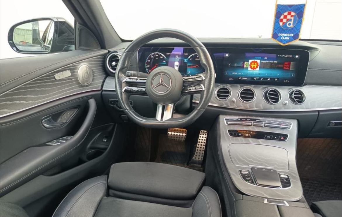 Mercedes-Benz E-klasa E 220 AMG Night paket, fotografija 14