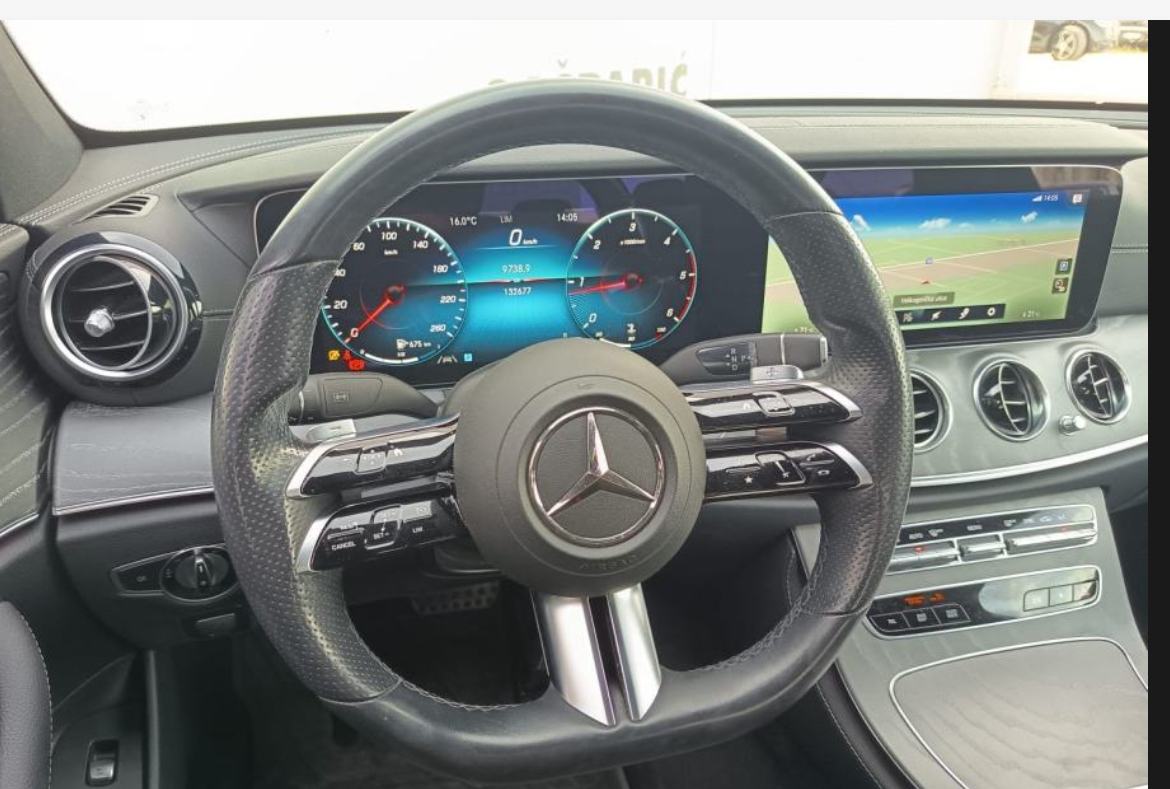 Mercedes-Benz E-klasa E 220 AMG Night paket, fotografija 15