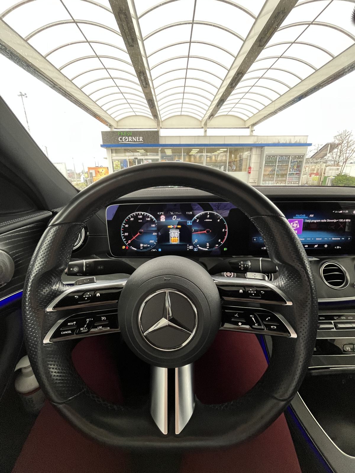 Mercedes-Benz E-klasa E 220 AMG Night paket, fotografija 9