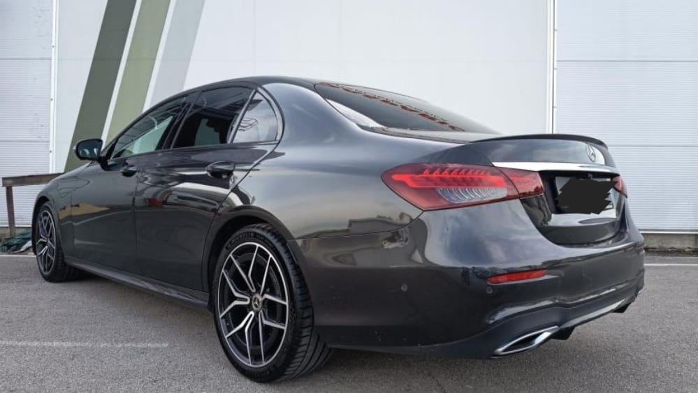 Mercedes-Benz E-klasa E 220 AMG Night paket, fotografija 6
