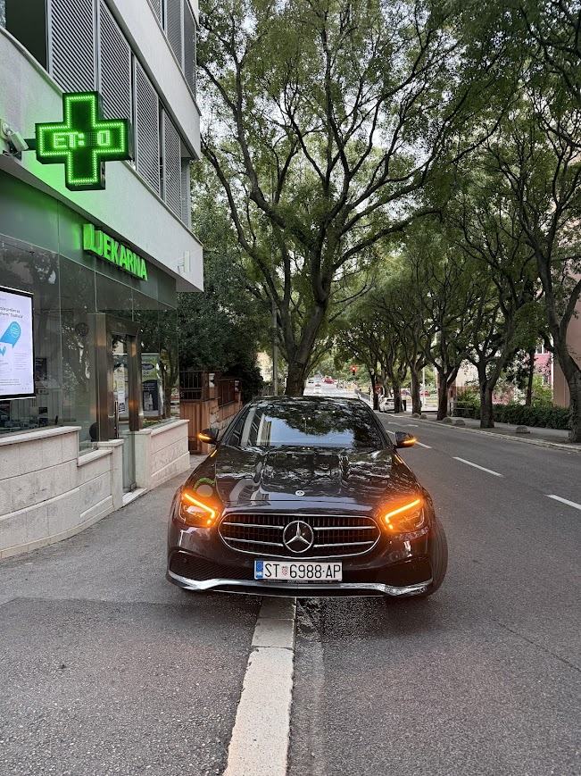 Mercedes-Benz E-klasa E 220, fotografija 2