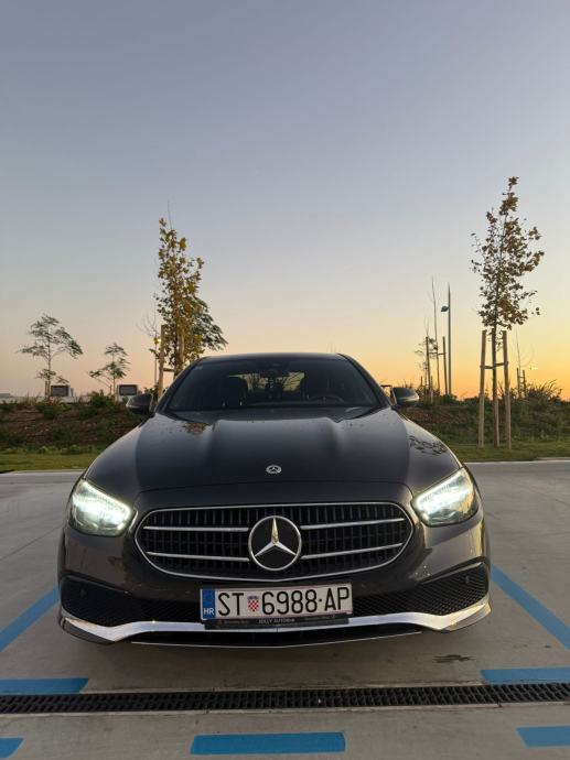 Mercedes-Benz E-klasa E 220, fotografija 7
