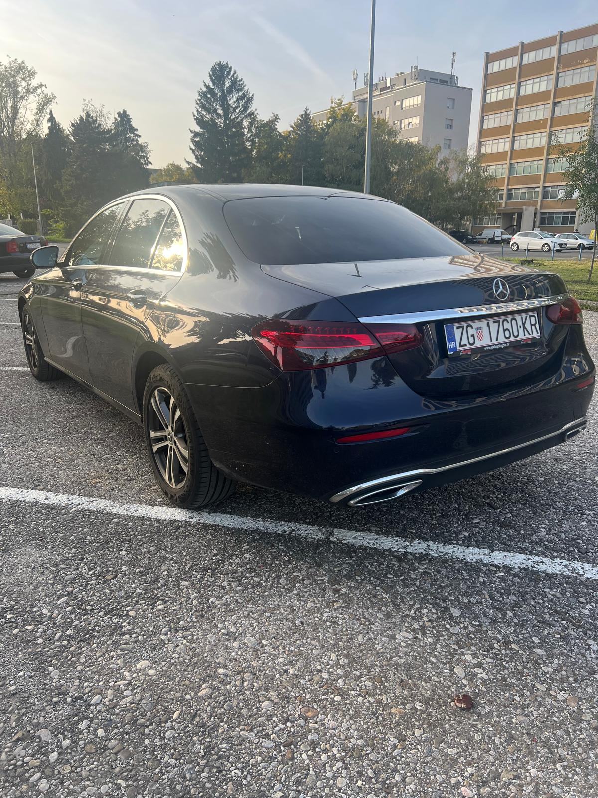 Mercedes-Benz E-klasa E 220d 2022. Godina Avantgarde, fotografija 4
